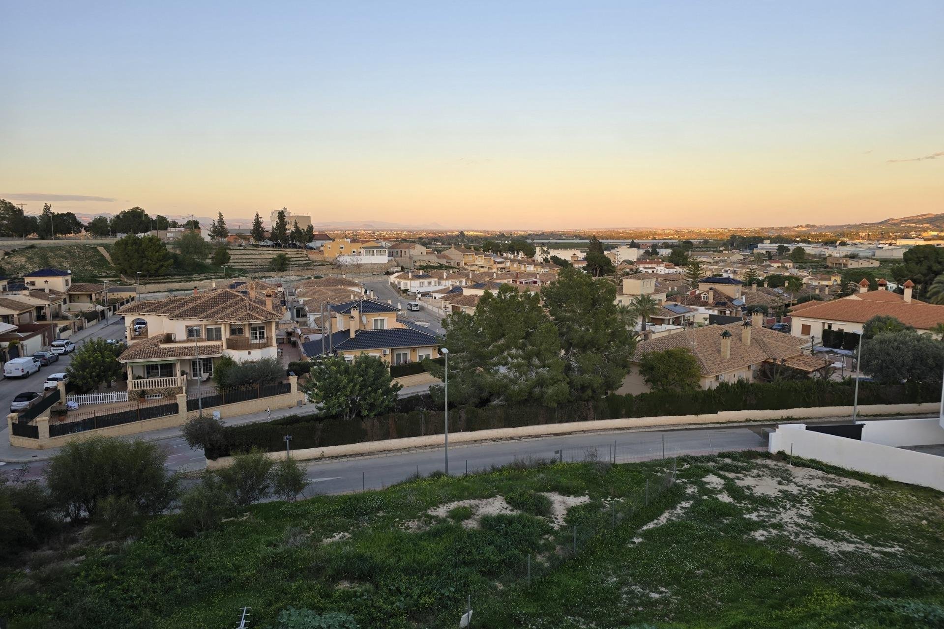 New Build - town house -
Bigastro - pueblo