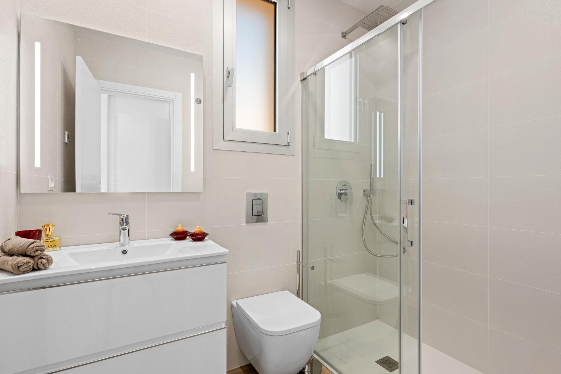 Nowy budynek - Daszek -
