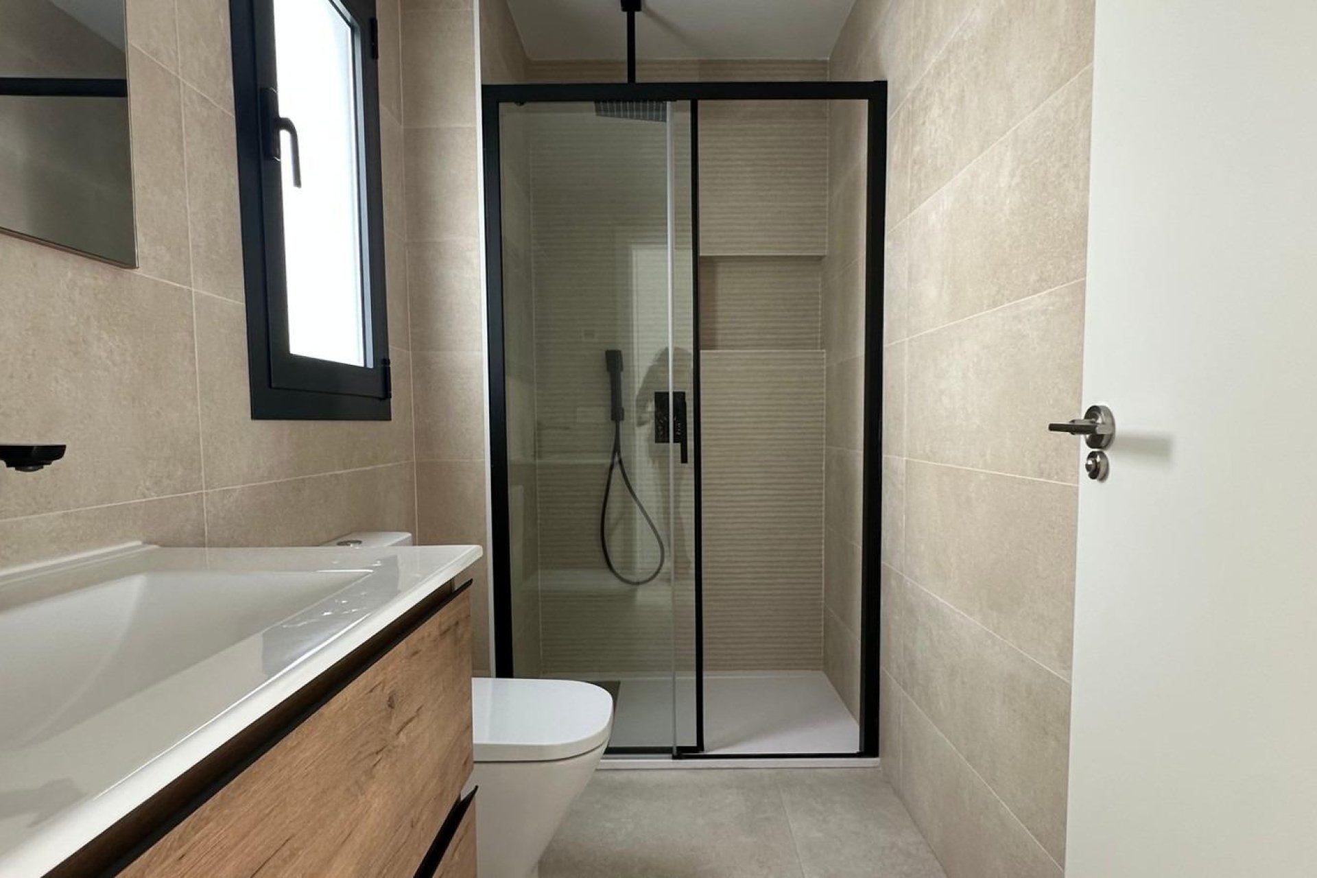 Nowy budynek - Ground Floor Bungalow -
