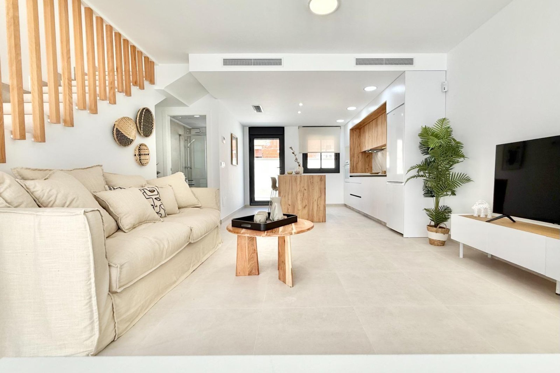 Nowy budynek - town house -
Cox - San Fernando