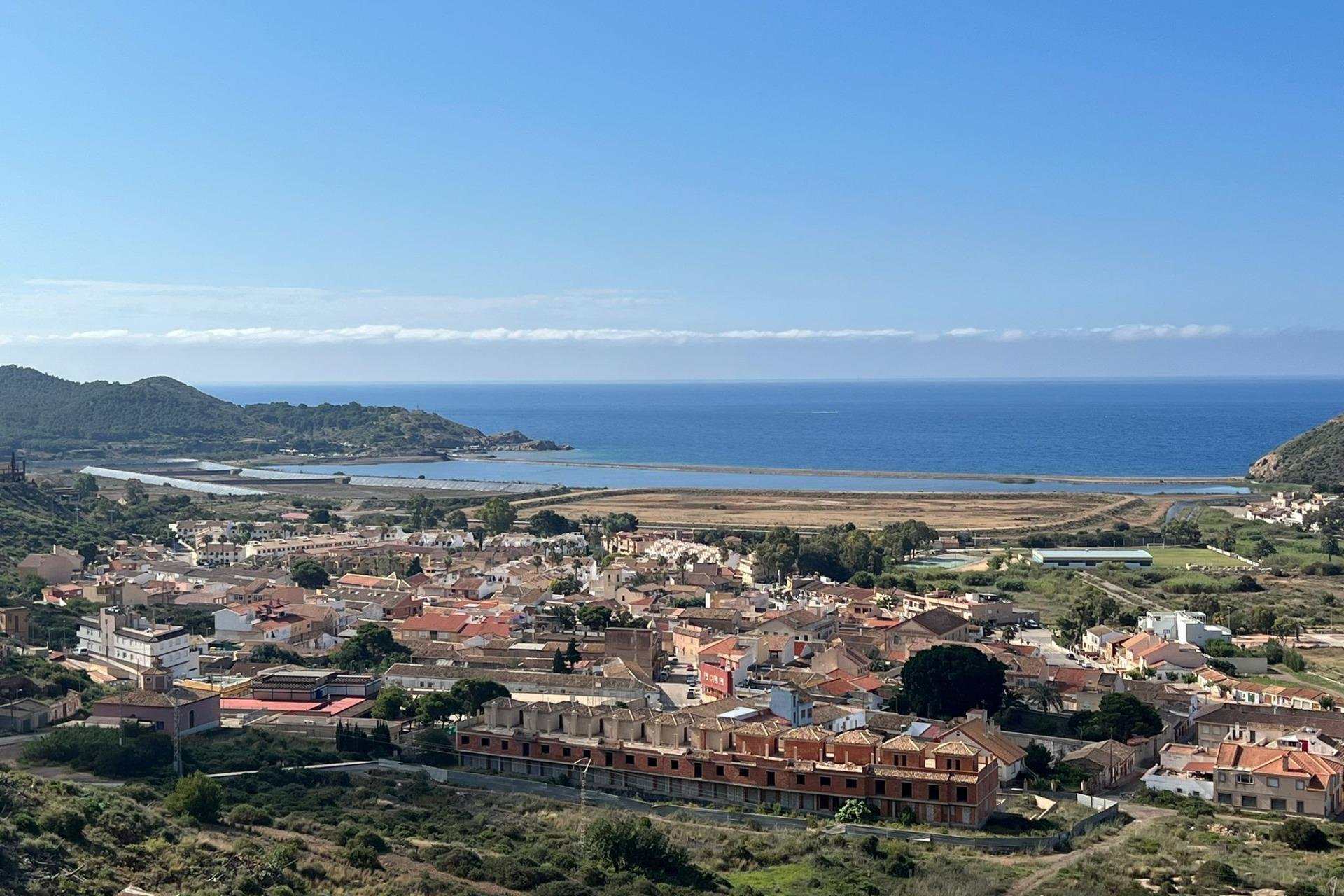 Nowy budynek - town house -
La Union - centro