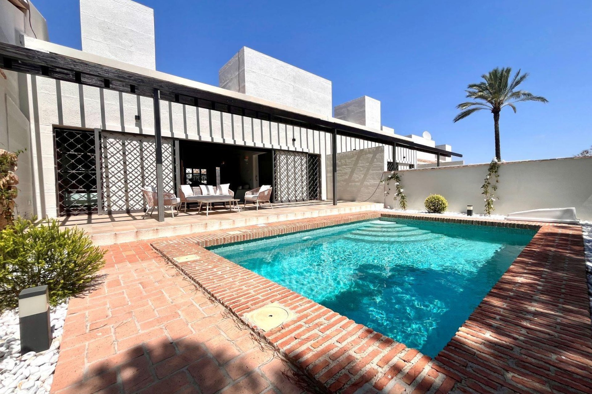 Nowy budynek - town house -
