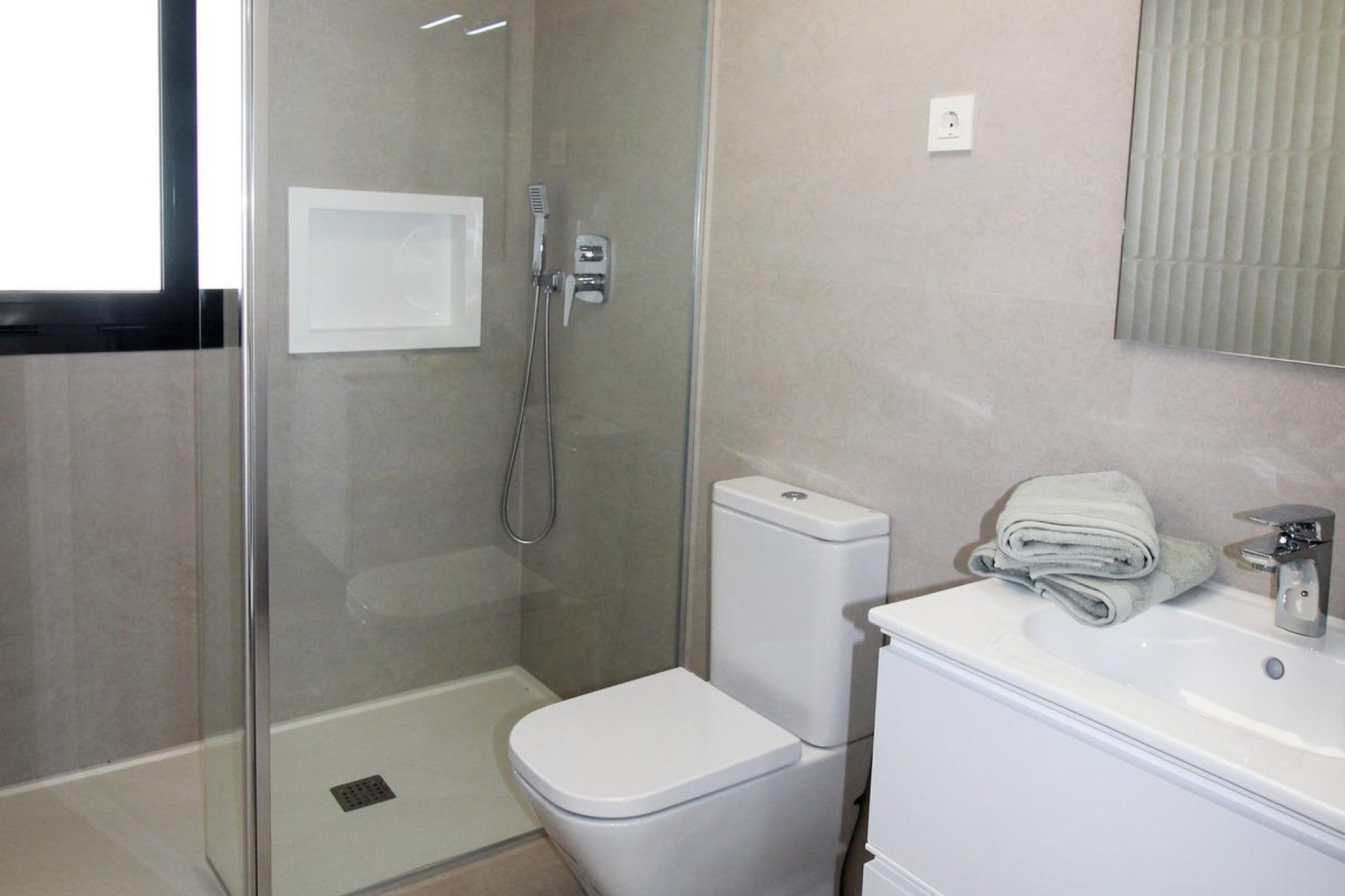 Nowy budynek - town house -
