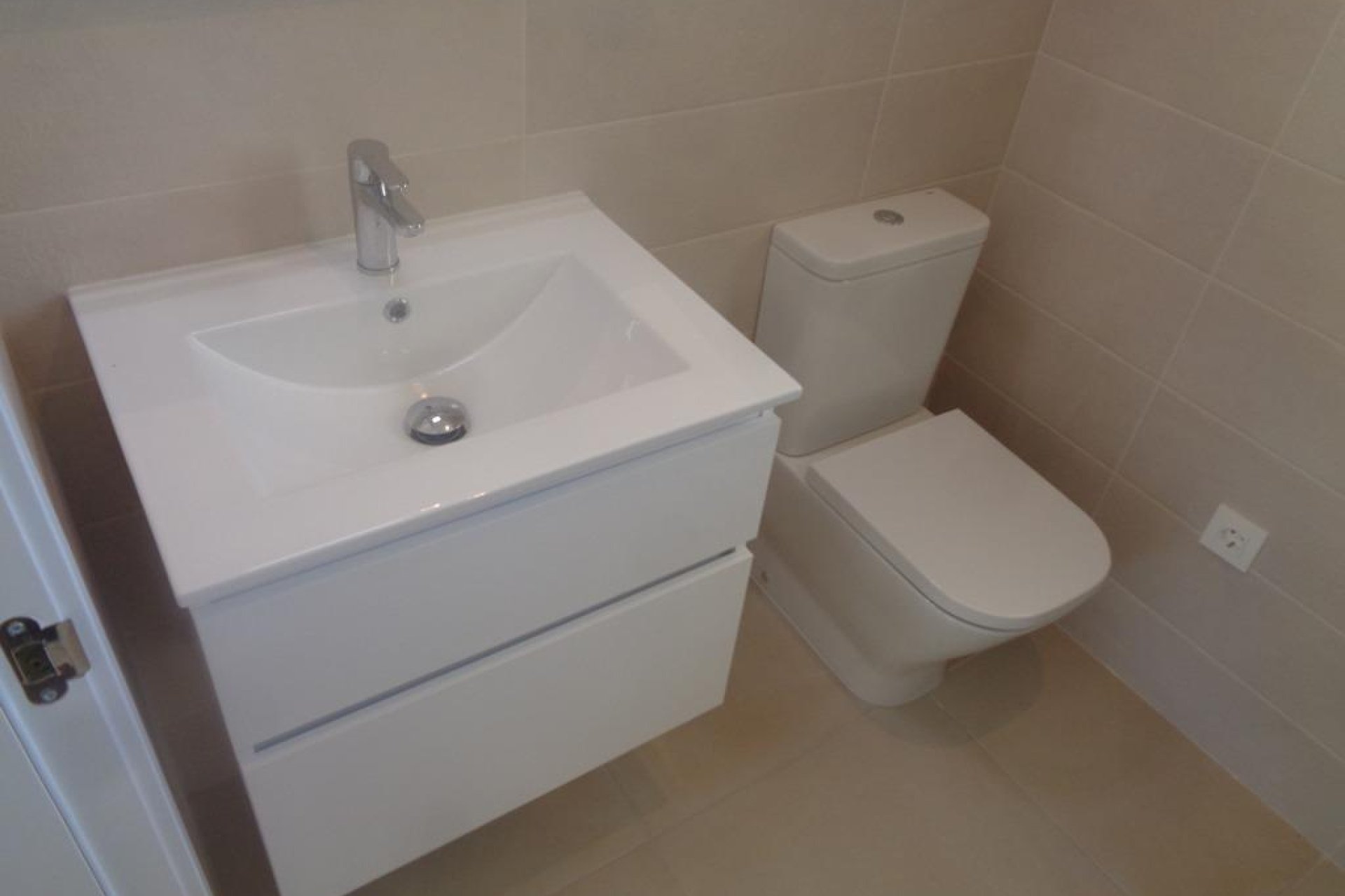 Nowy budynek - villa -
