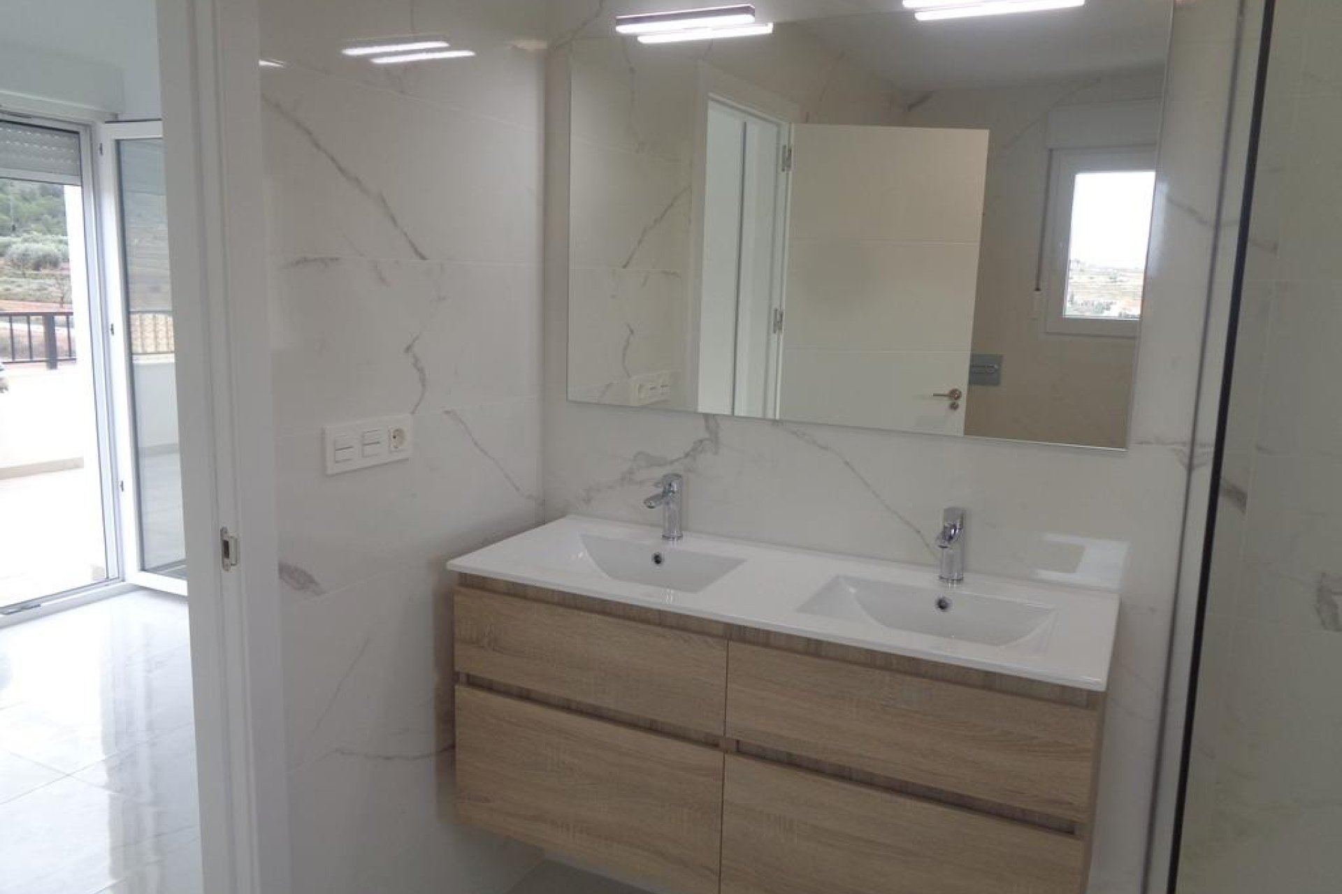 Nowy budynek - villa -
