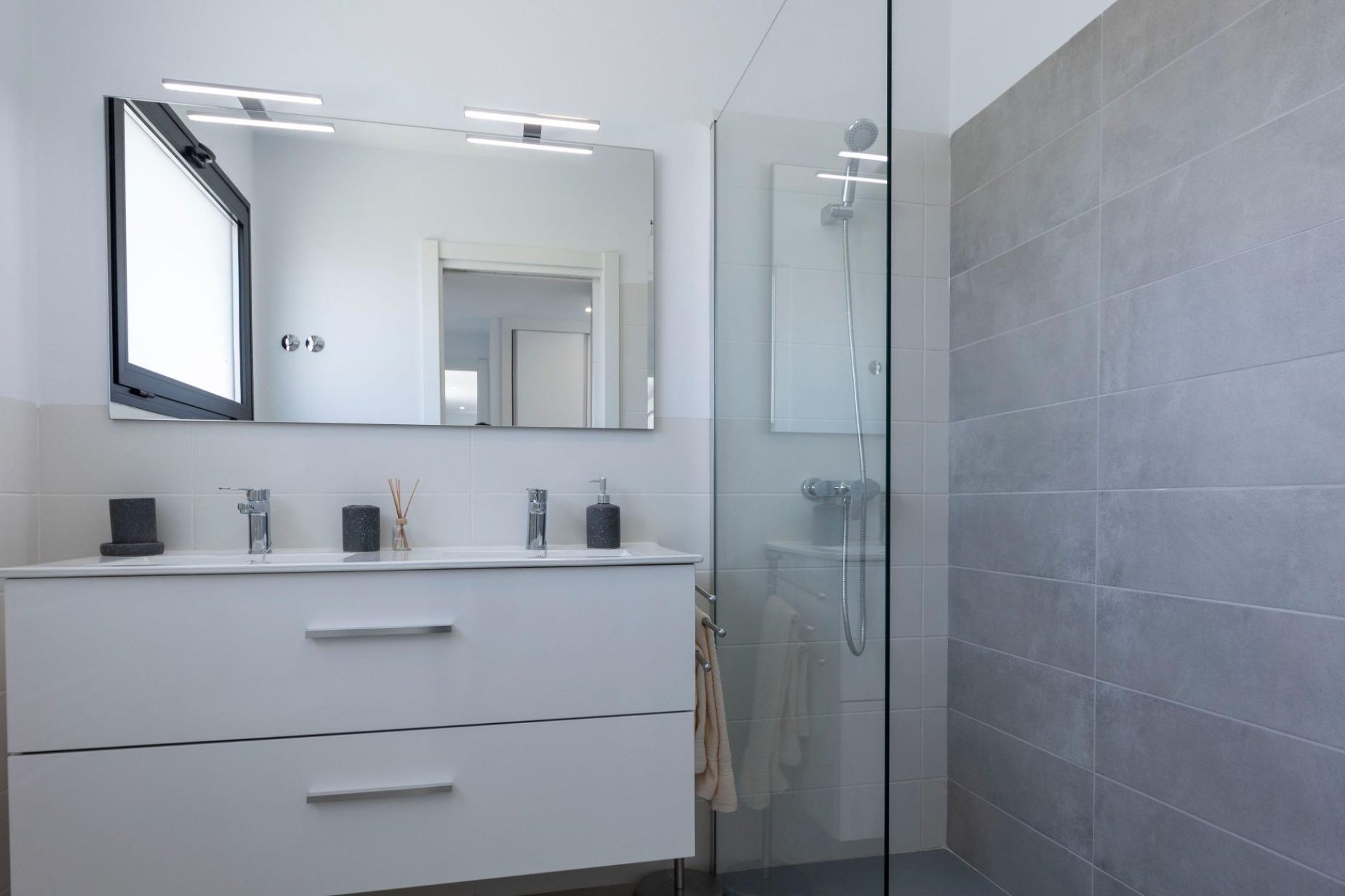 Nowy budynek - villa -
