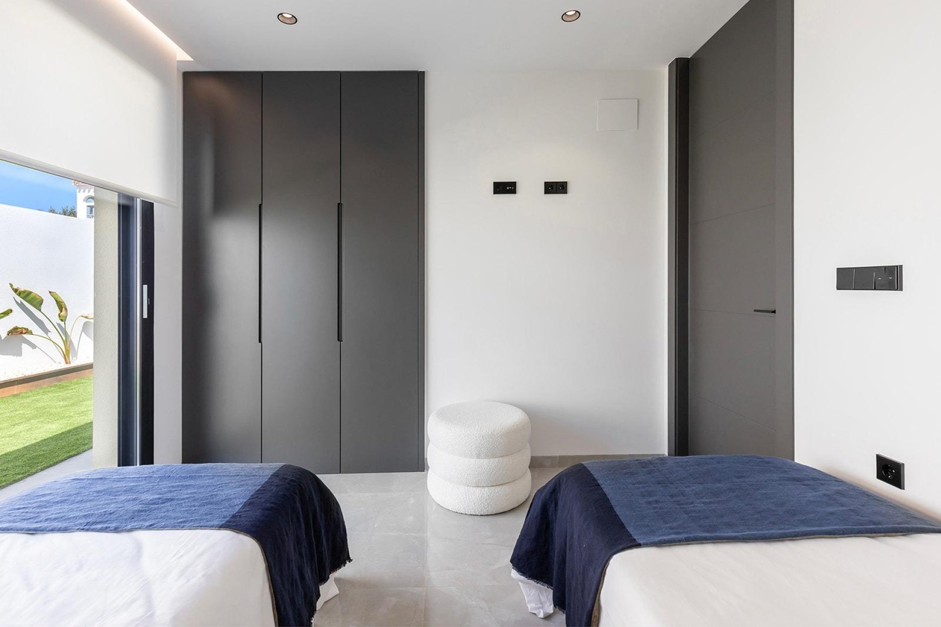 Nowy budynek - villa -
