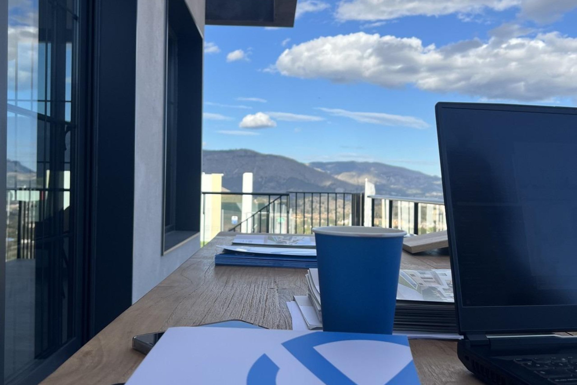 Nowy budynek - villa -
