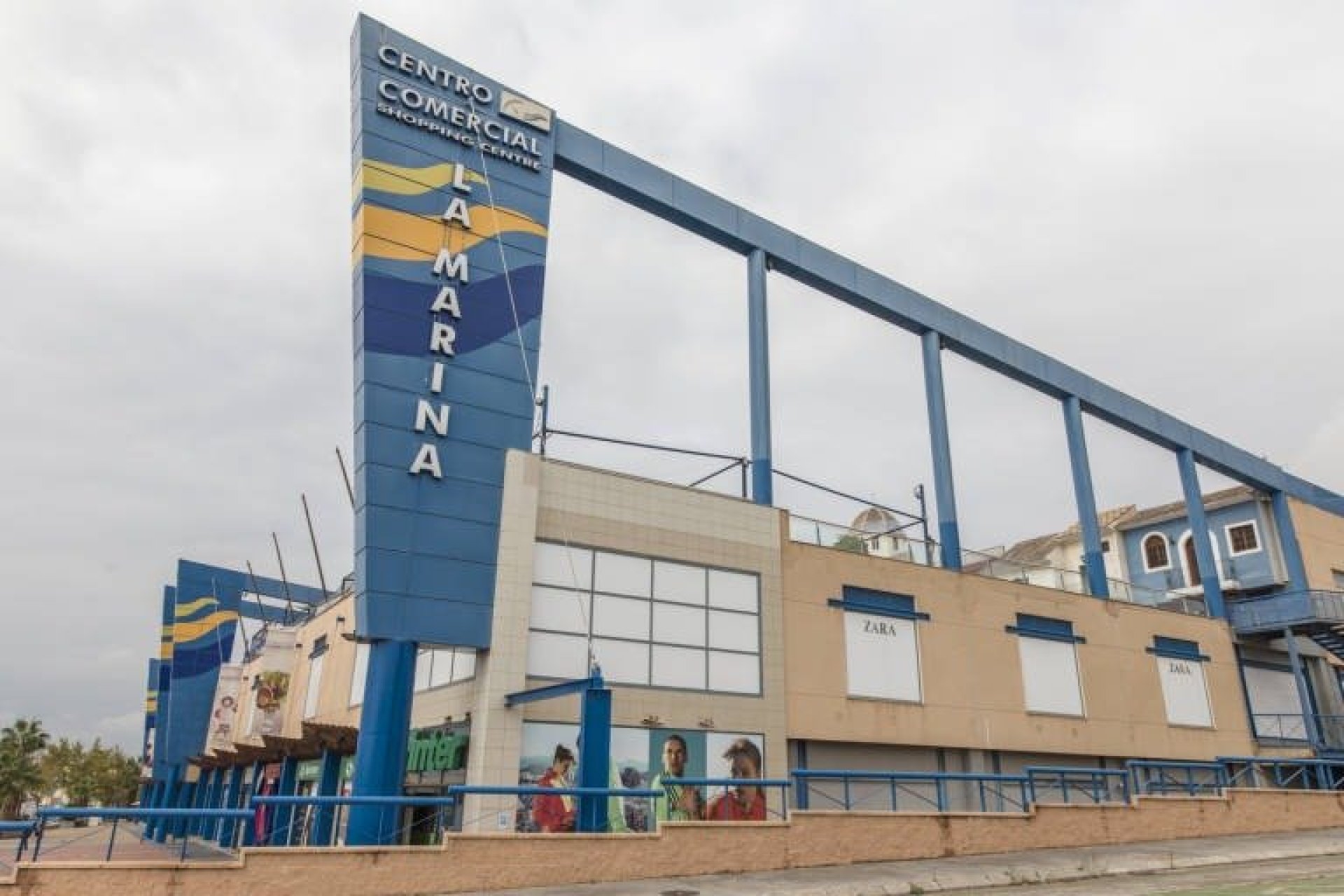 Nowy budynek - villa -
