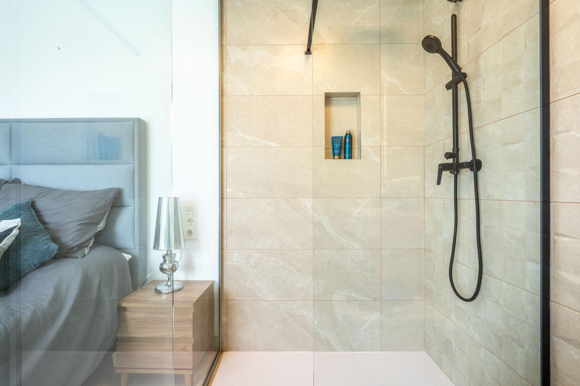 Nowy budynek - villa -
