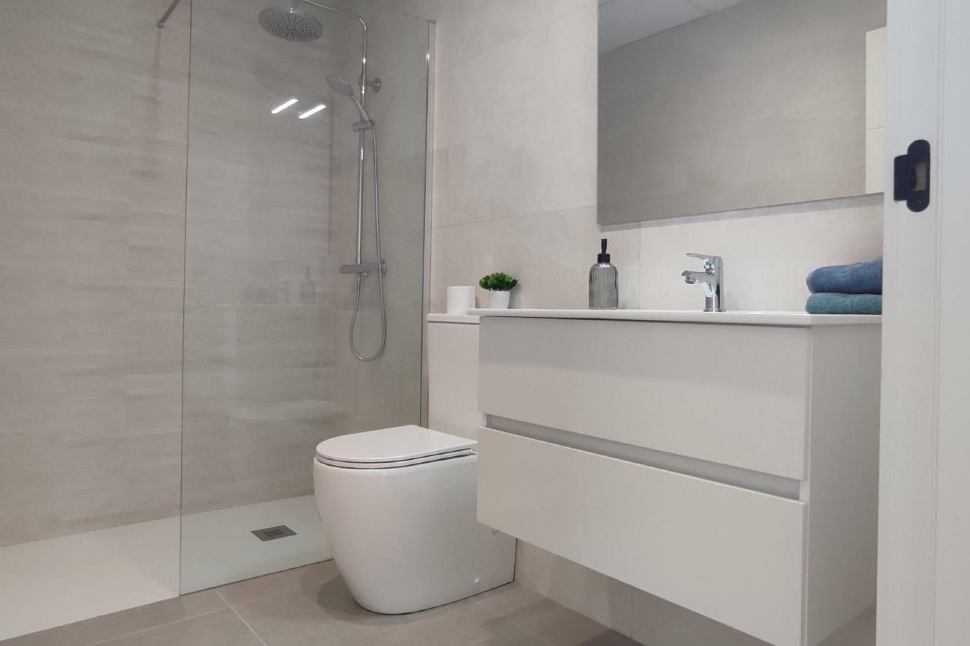 Nowy budynek - villa -
