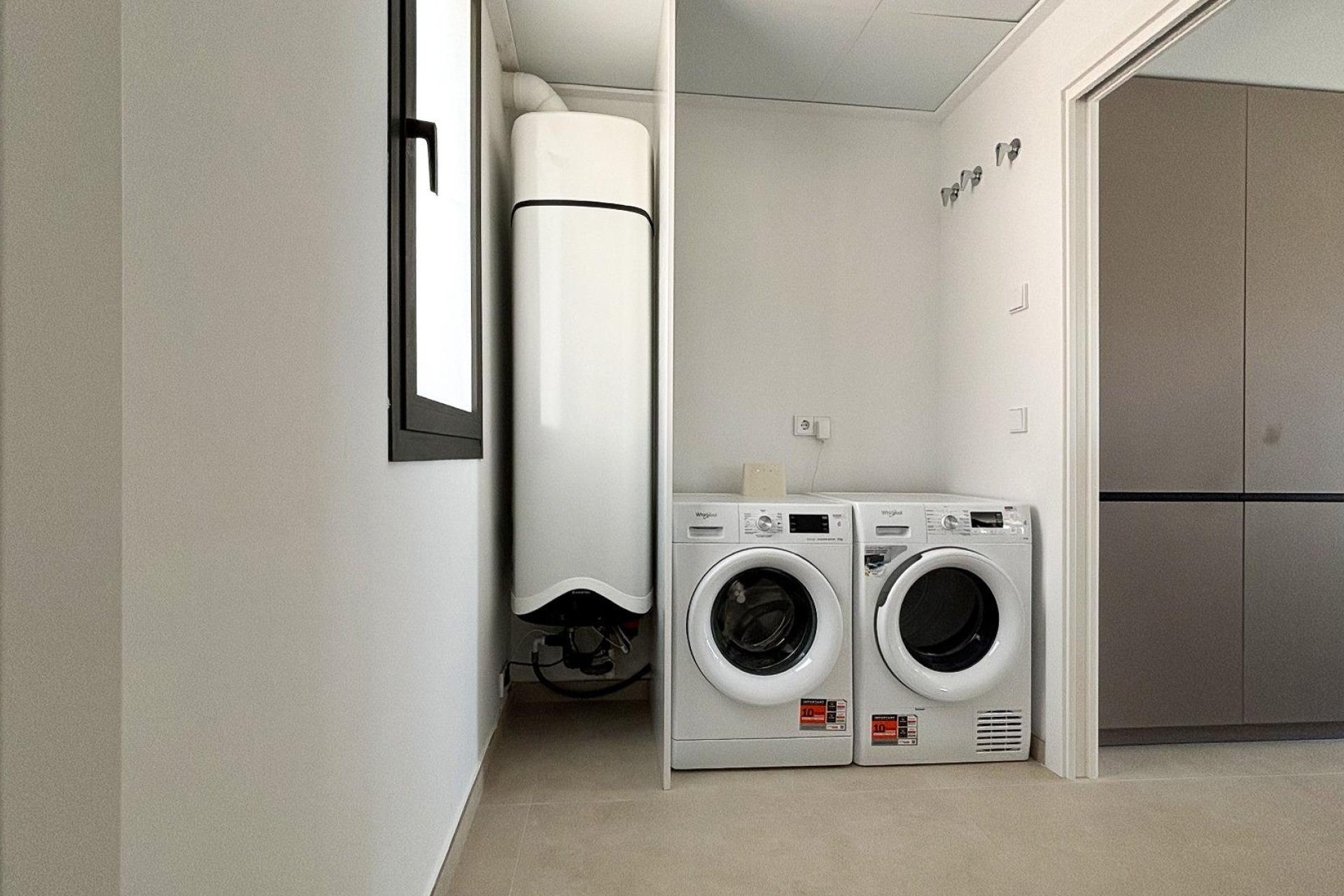 Nowy budynek - villa -
