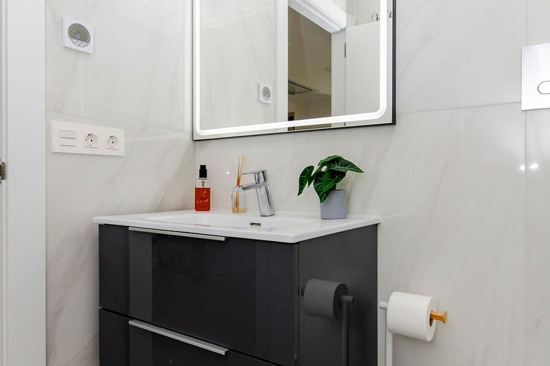 Nowy budynek - villa -
