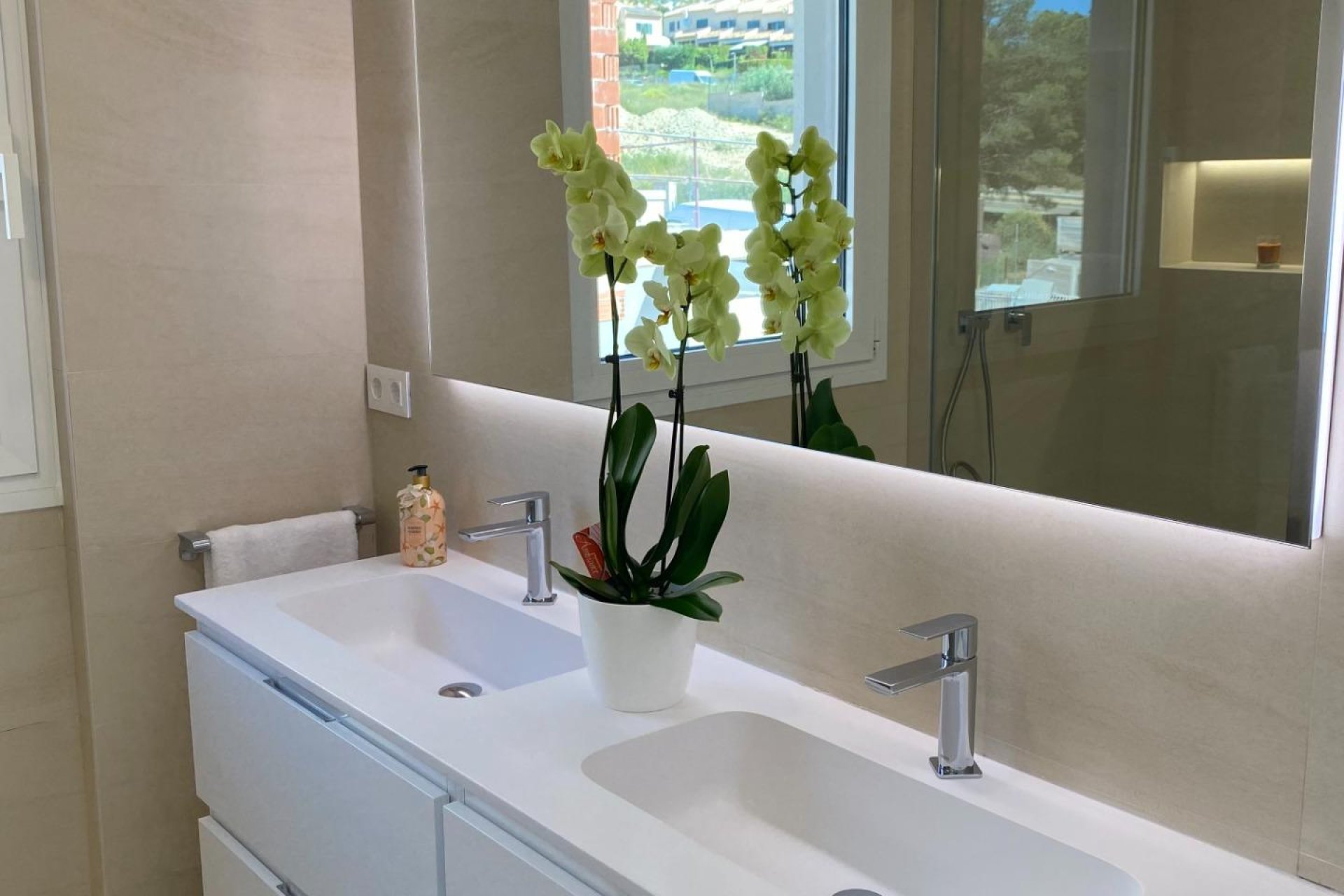 Nowy budynek - villa -
