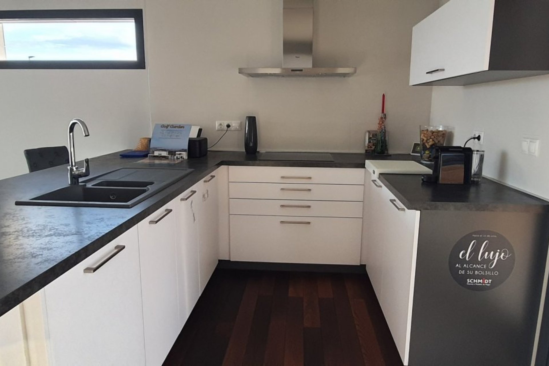 Nowy budynek - villa -
