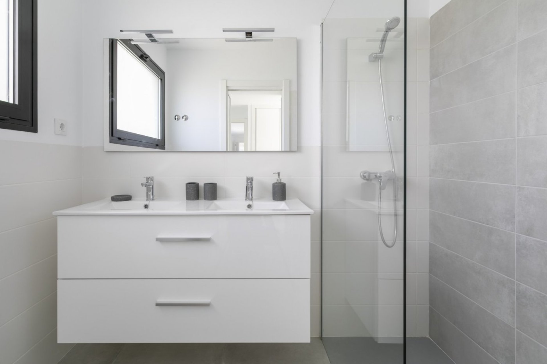 Nowy budynek - villa -
