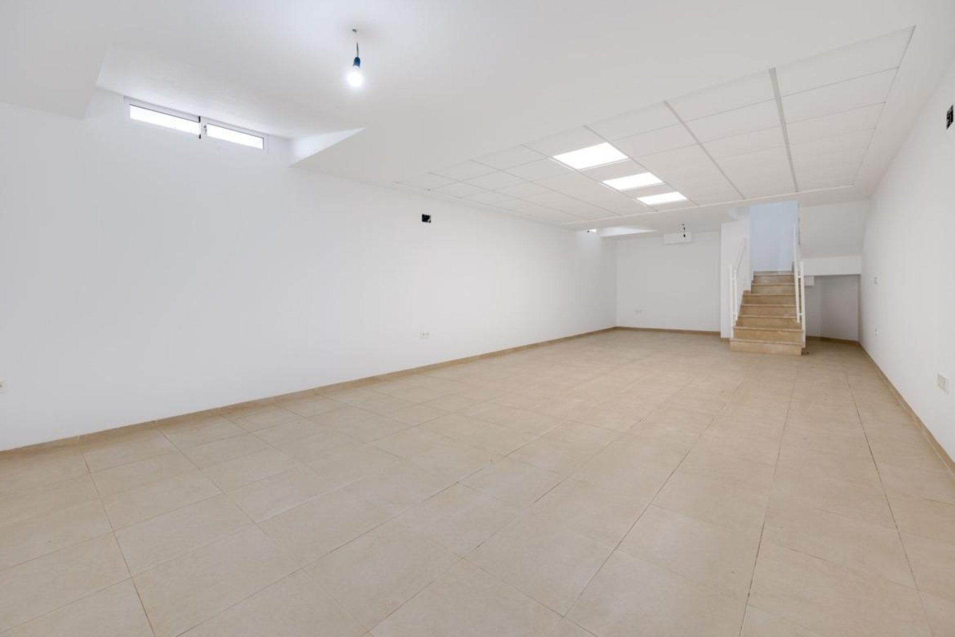 Nowy budynek - villa -
