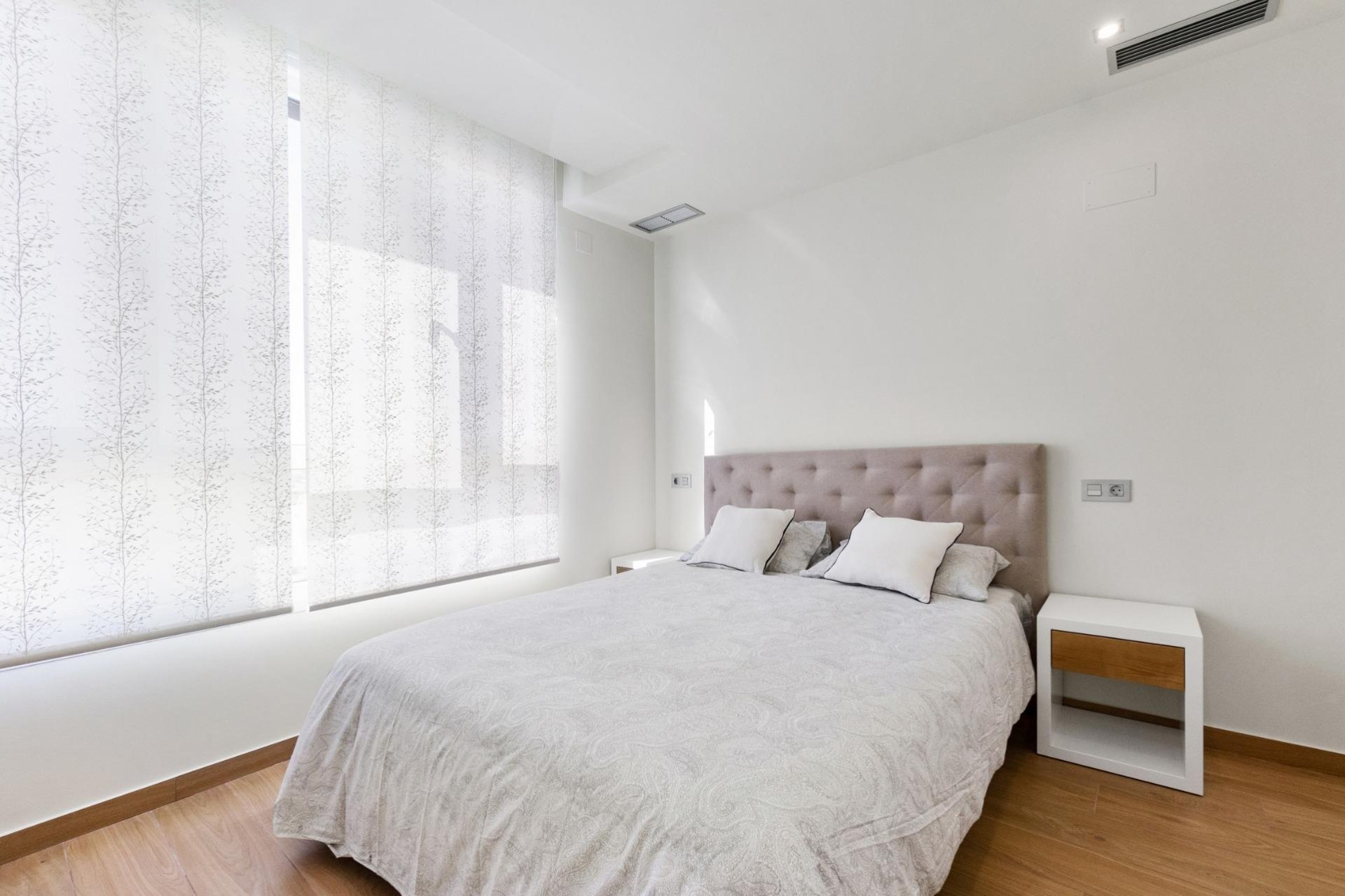 Nowy budynek - villa -
