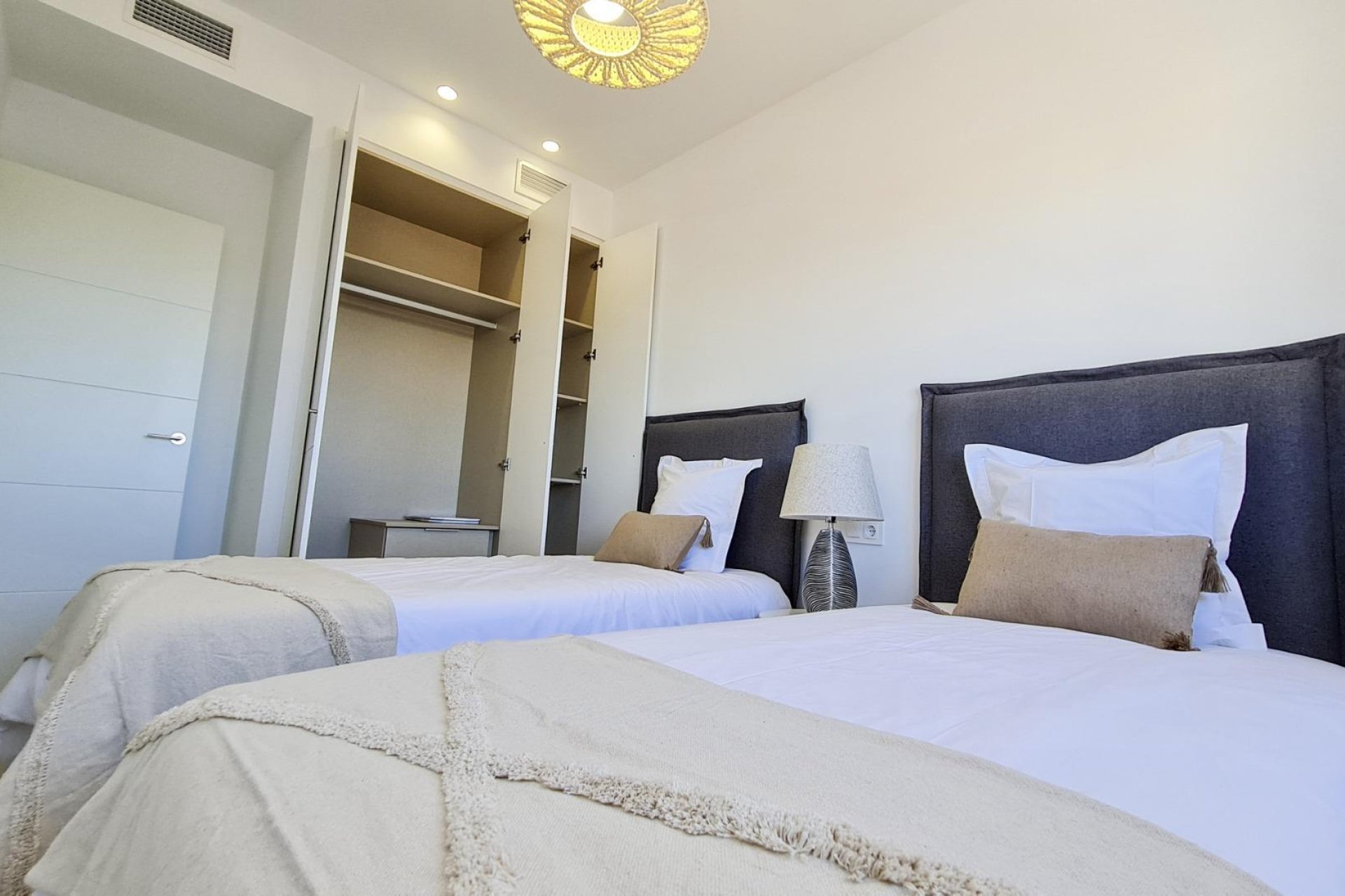 Nowy budynek - villa -
