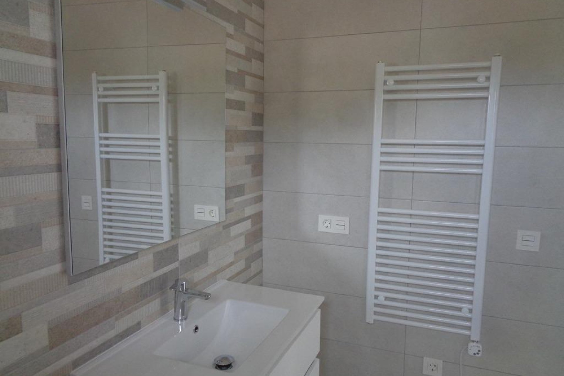 Obra nueva - villa -
