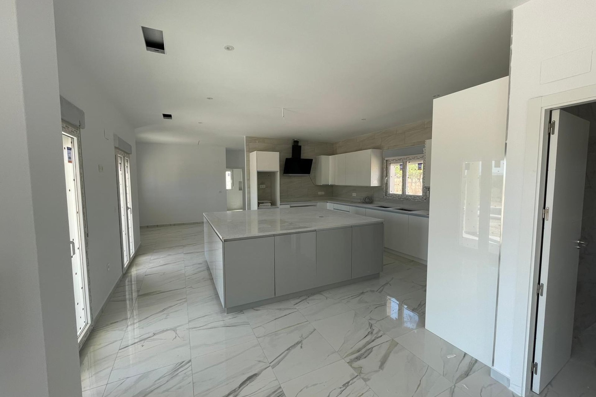 Obra nueva - villa -
