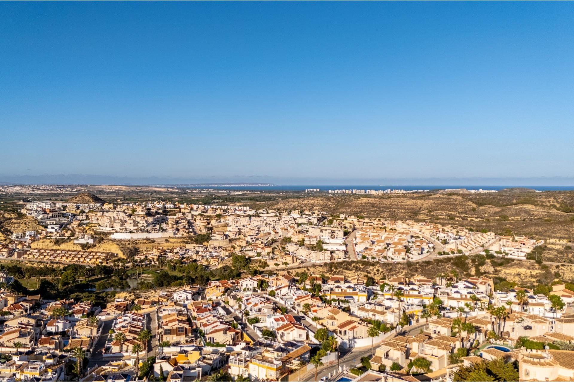 Obra nueva - villa -
