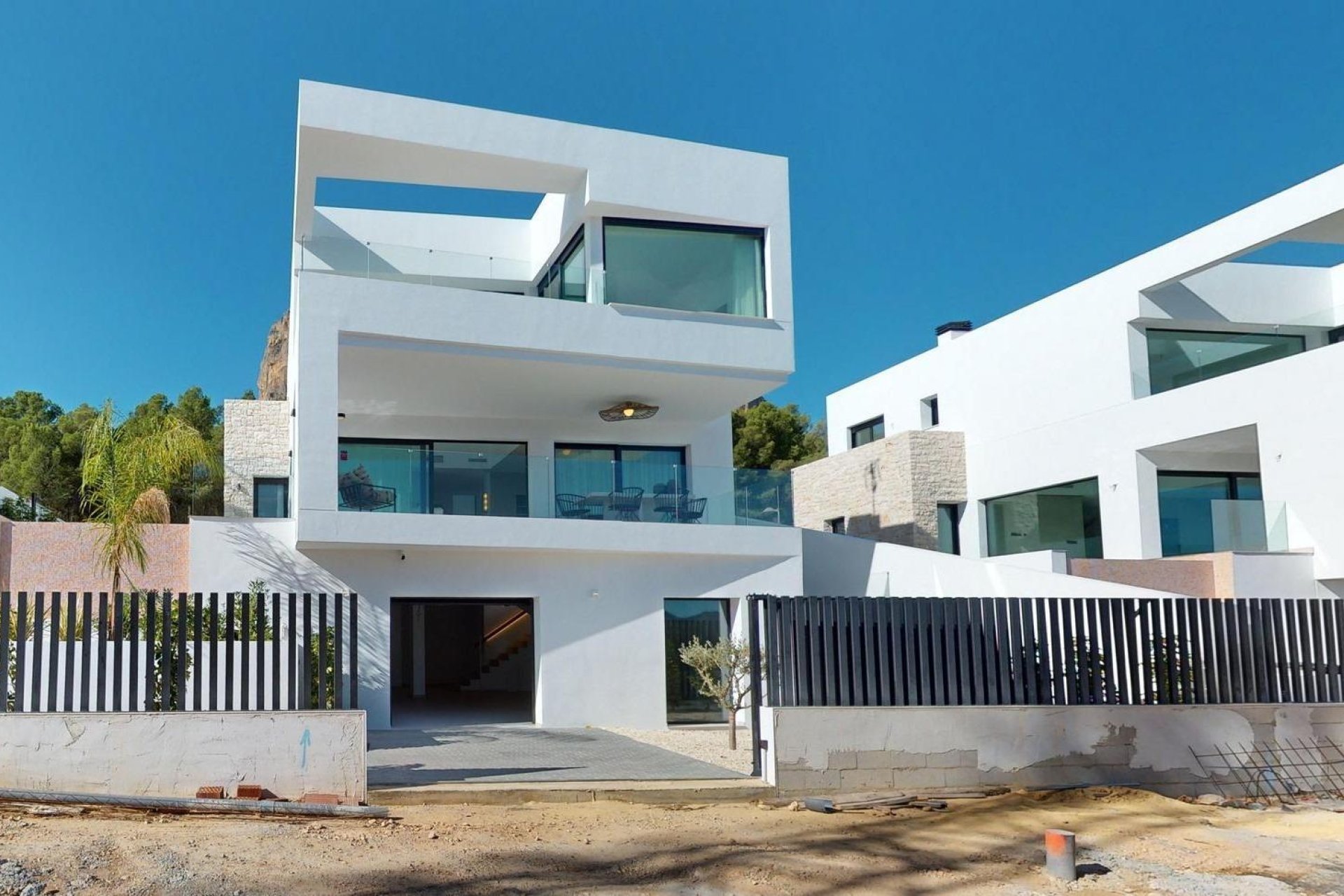 Obra nueva - villa -
