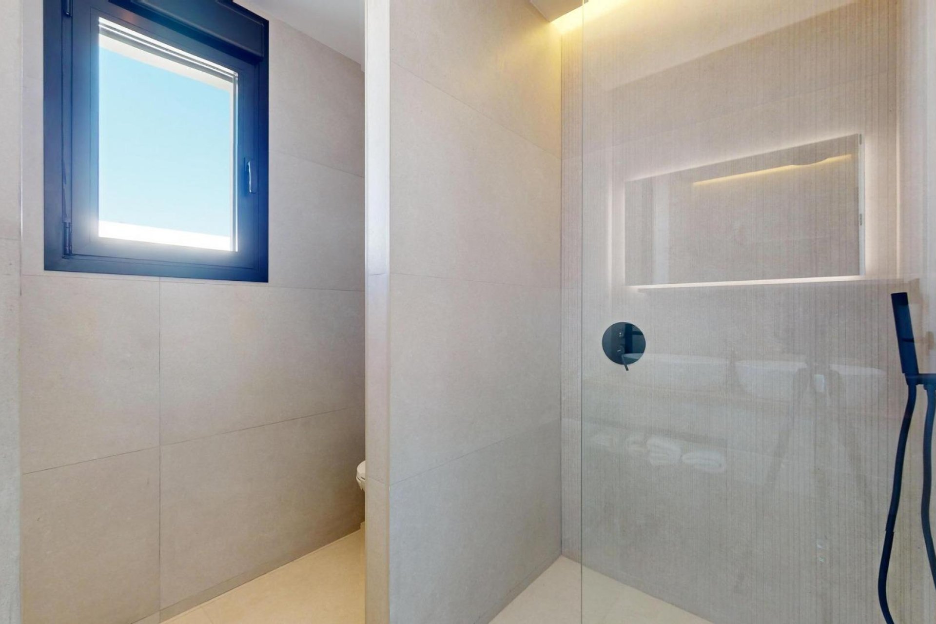 Obra nueva - villa -
