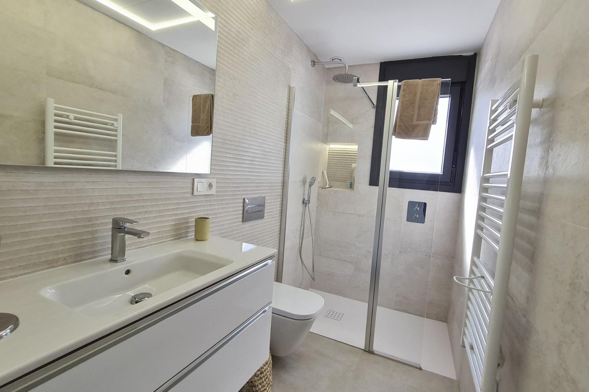 Obra nueva - villa -
