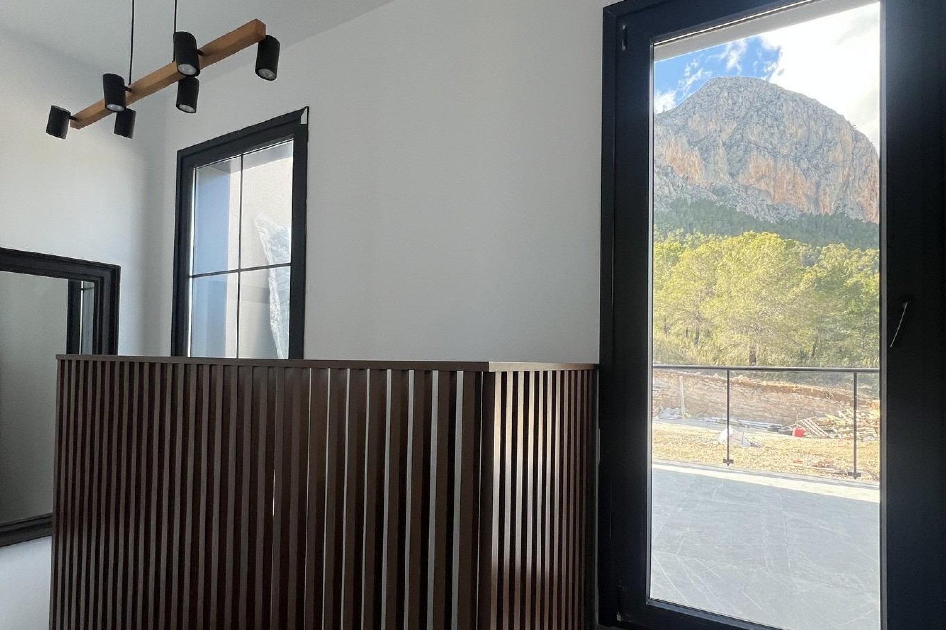 Obra nueva - villa -
