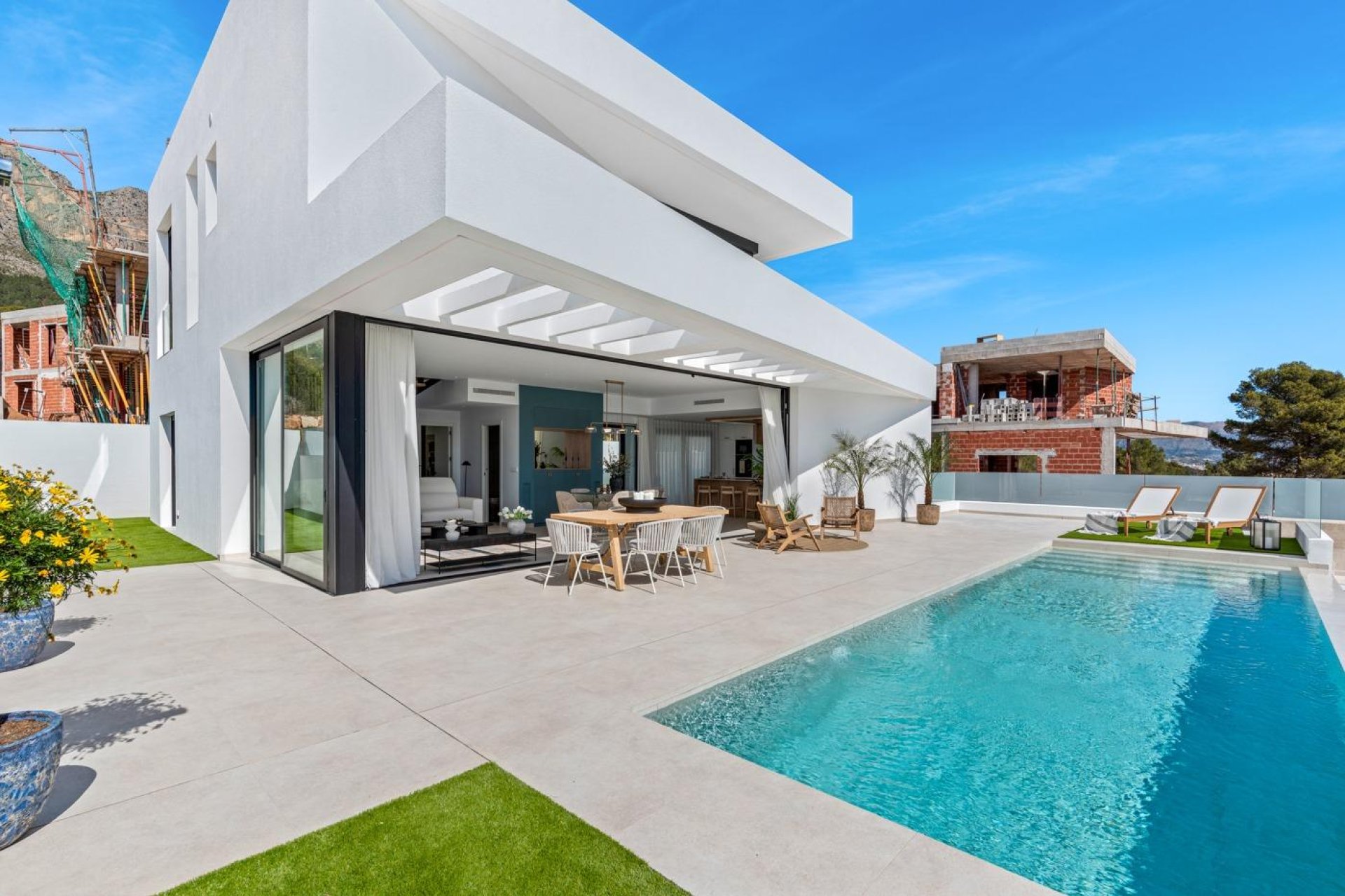 Obra nueva - villa -
