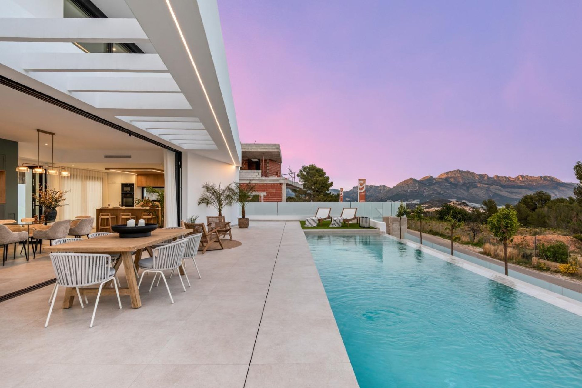 Obra nueva - villa -
