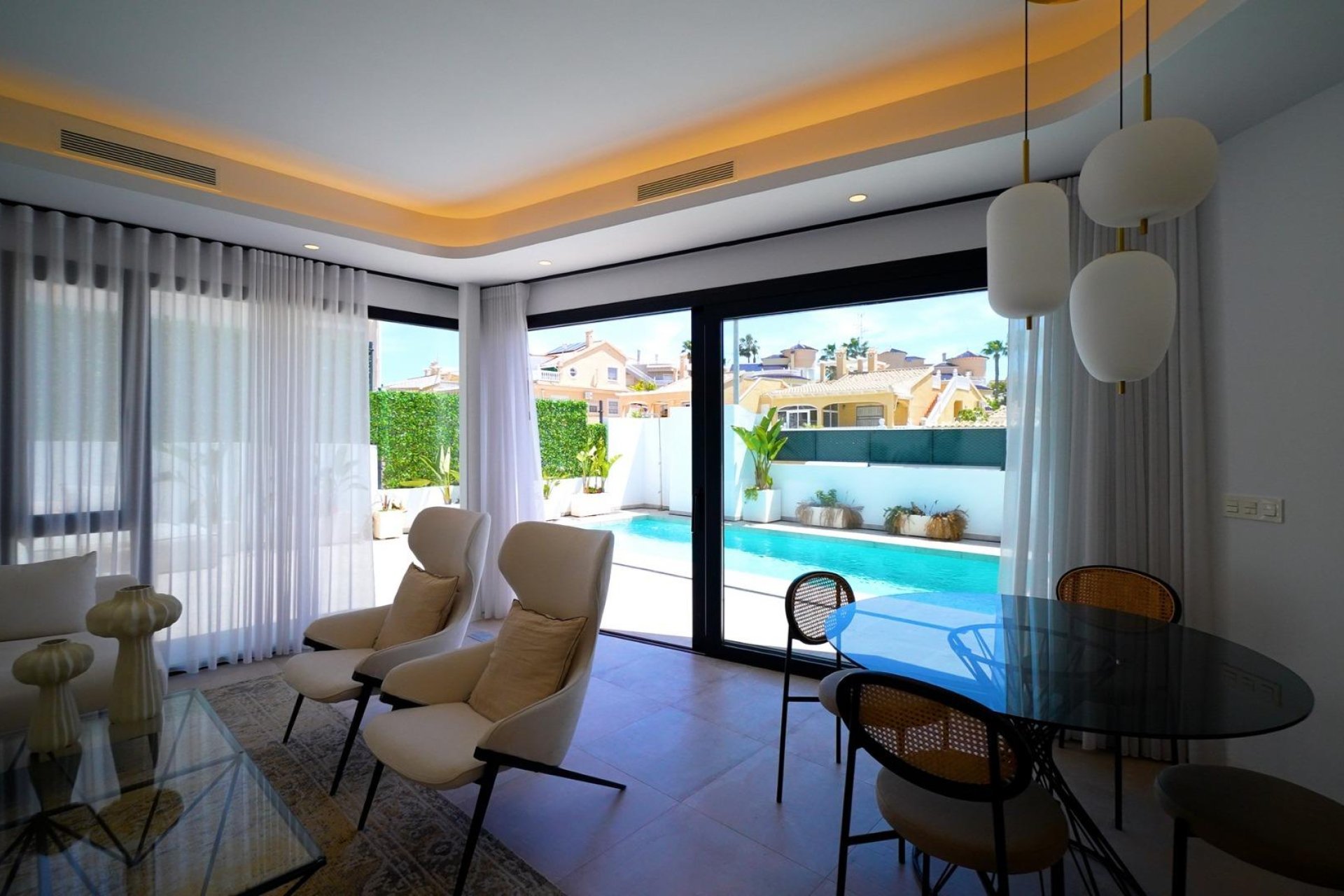 Obra nueva - villa -
