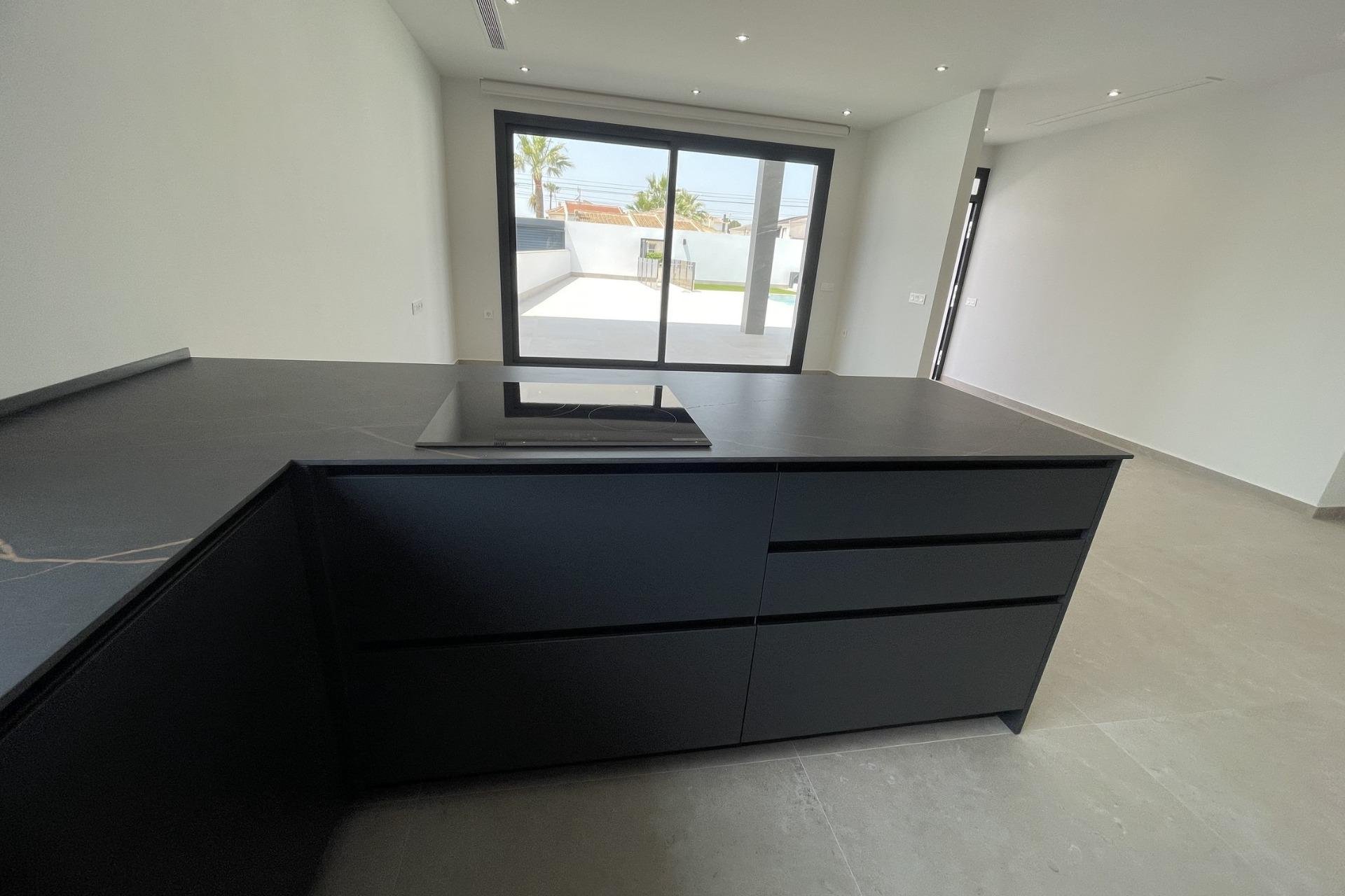 Obra nueva - villa -
