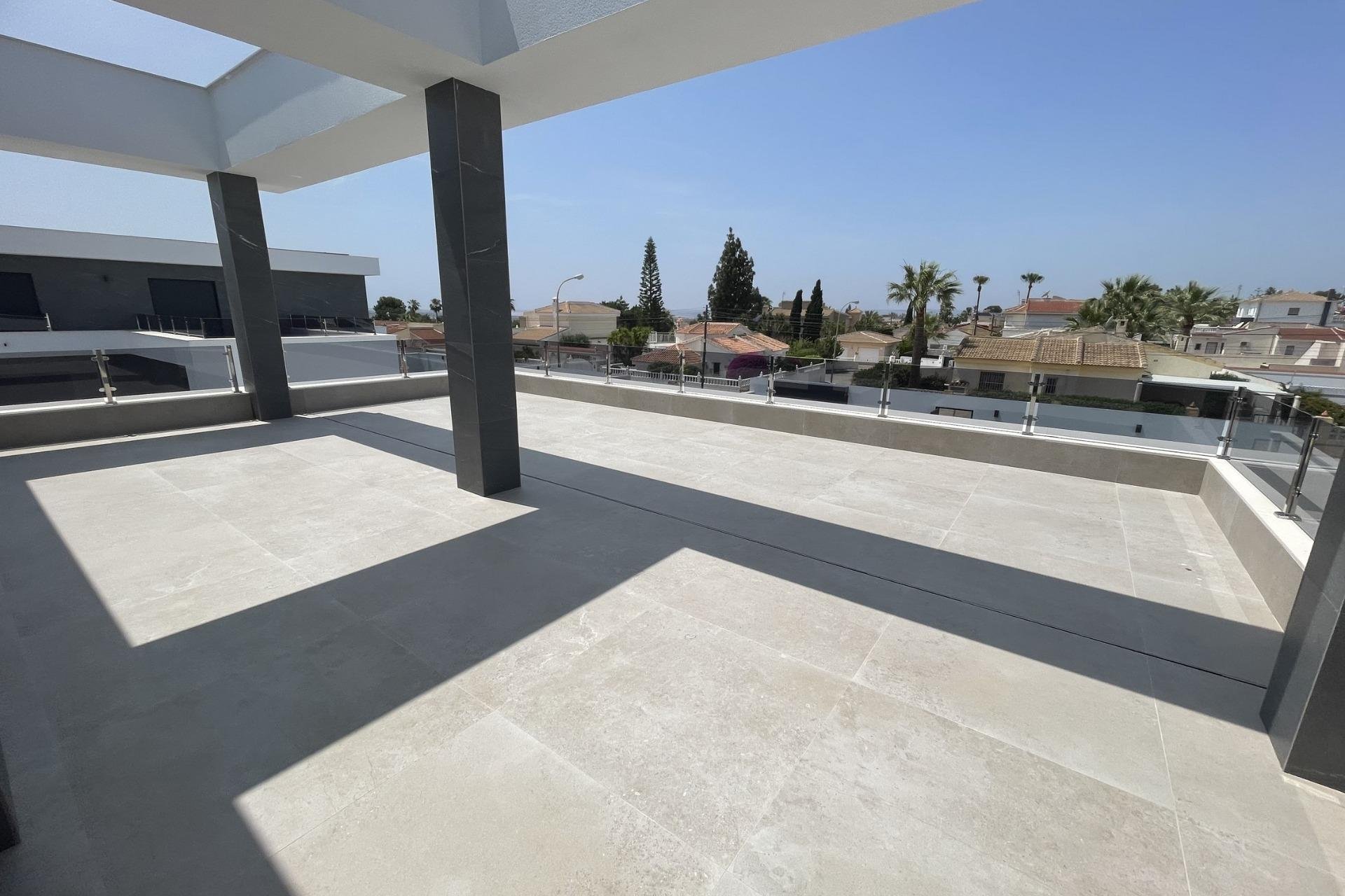 Obra nueva - villa -
