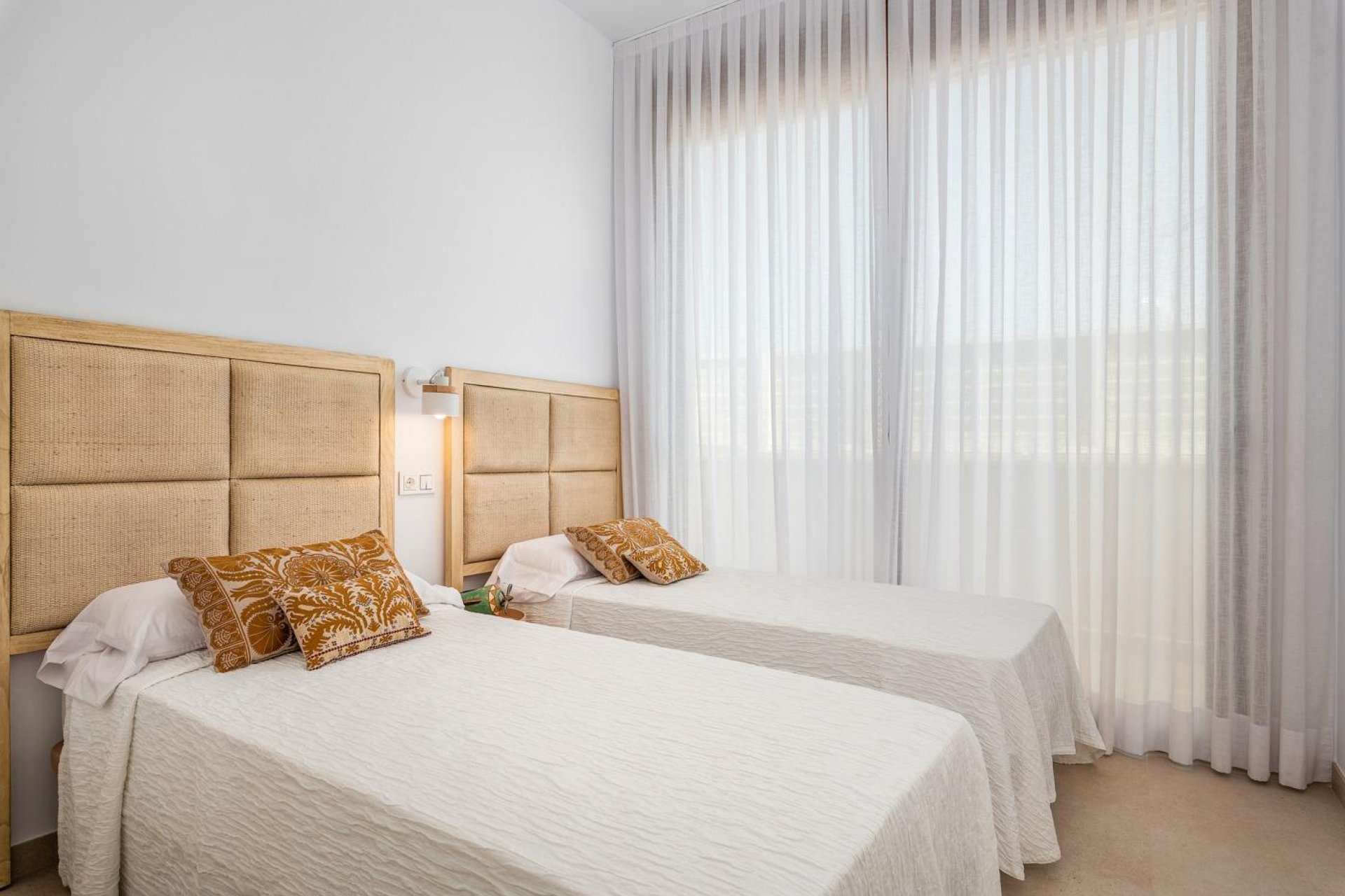 Obra nueva - villa -
