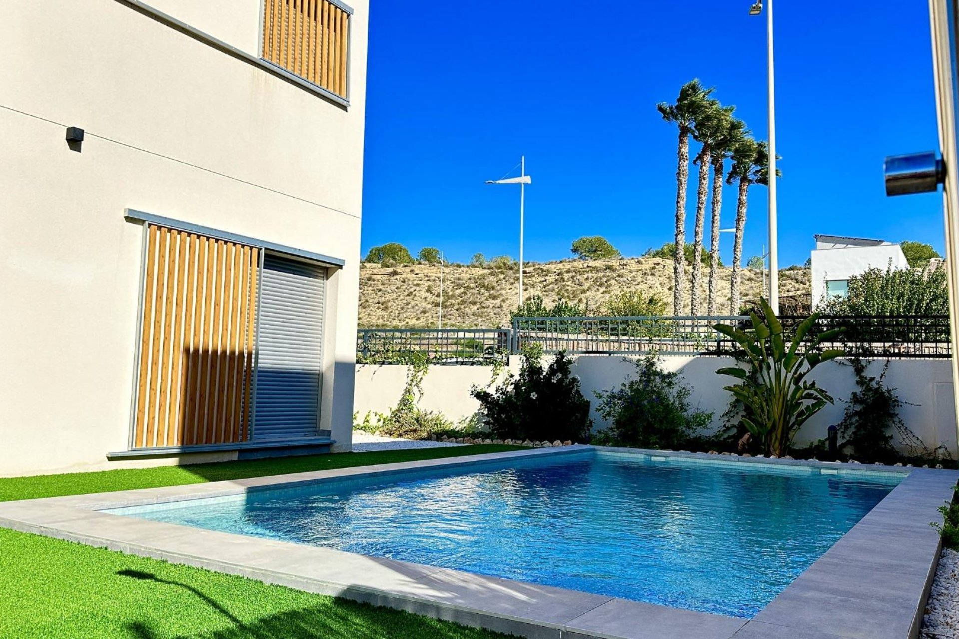 Obra nueva - villa -
