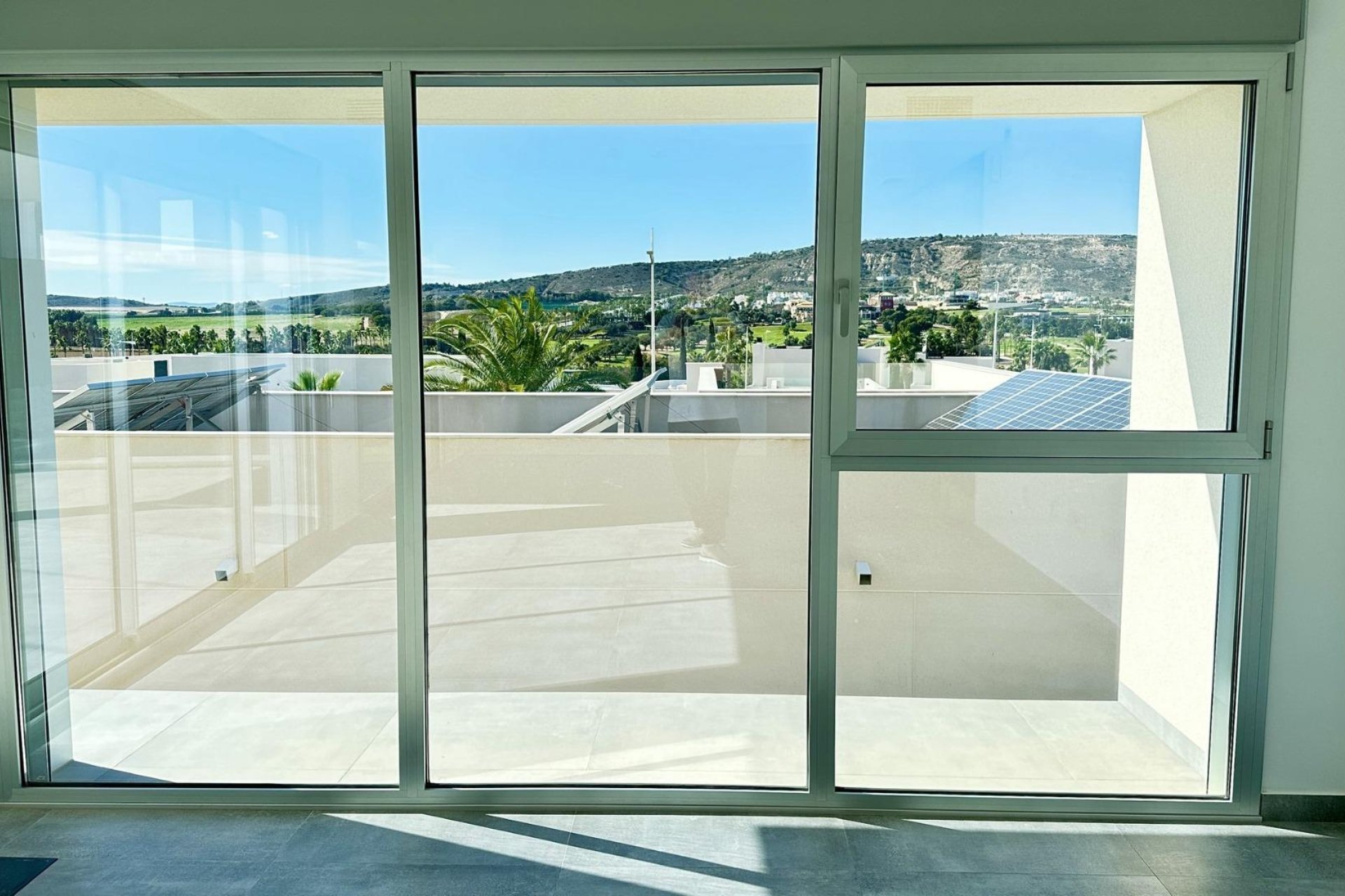 Obra nueva - villa -
