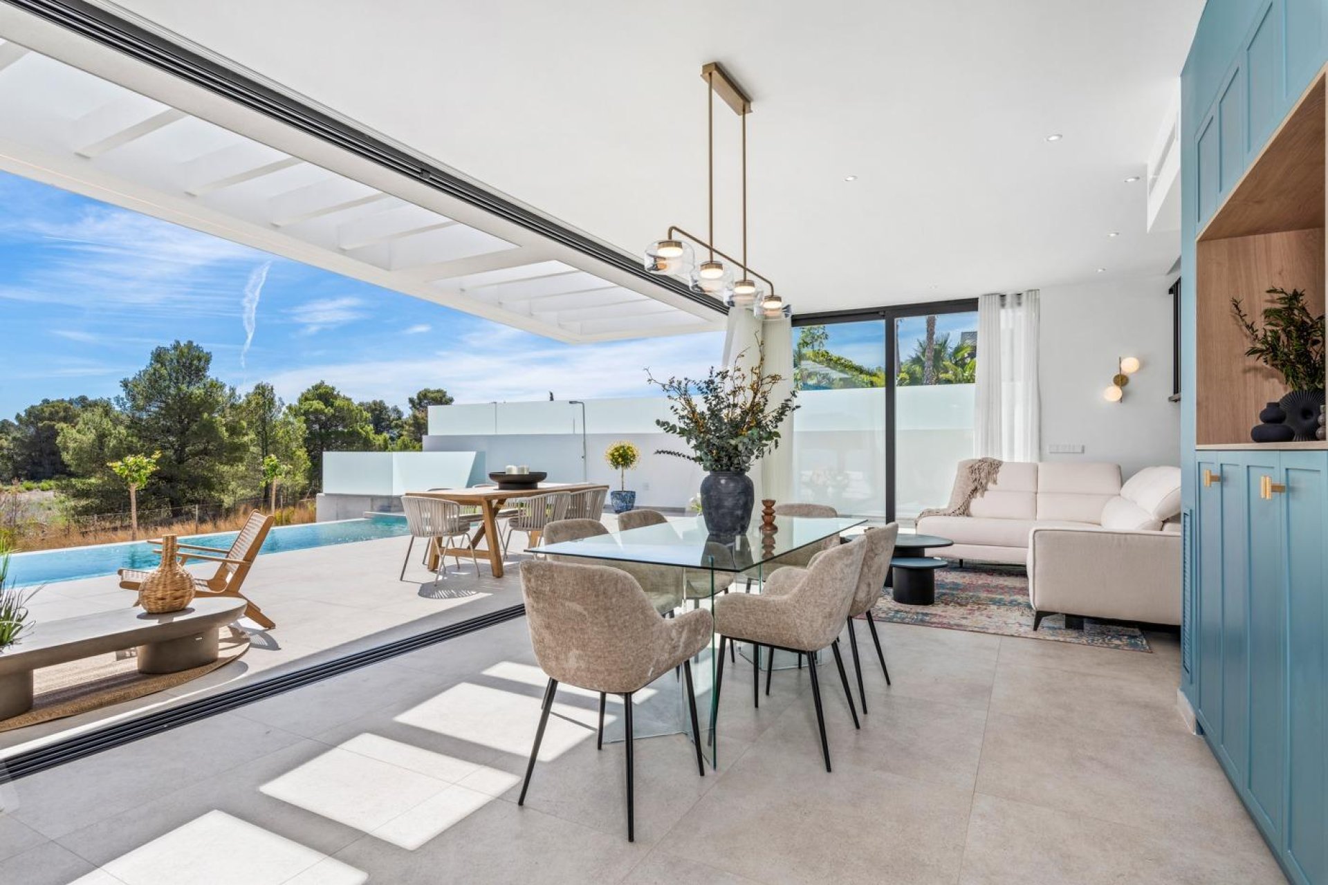 Obra nueva - villa -
