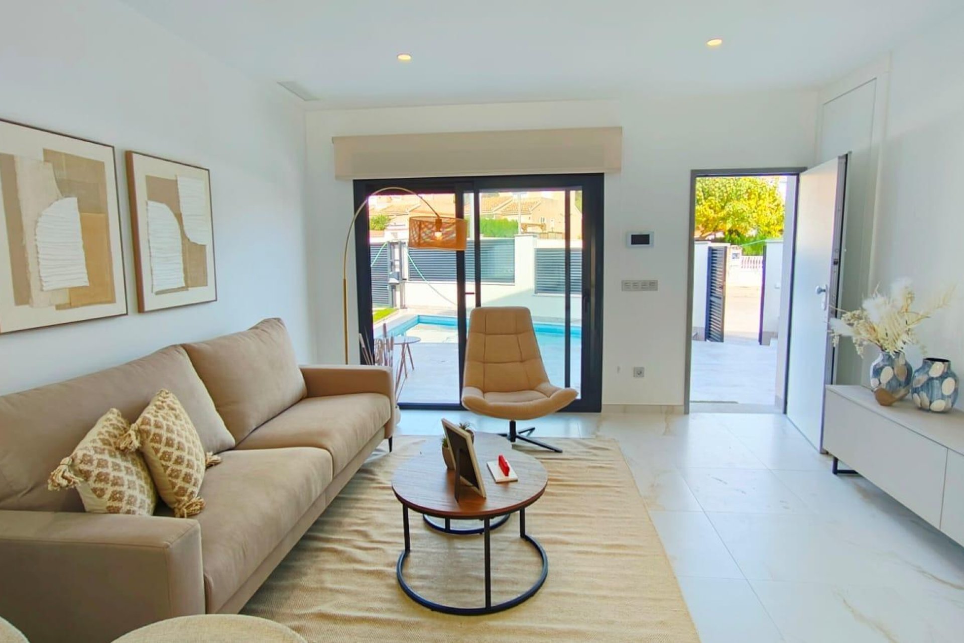 Obra nueva - villa -
