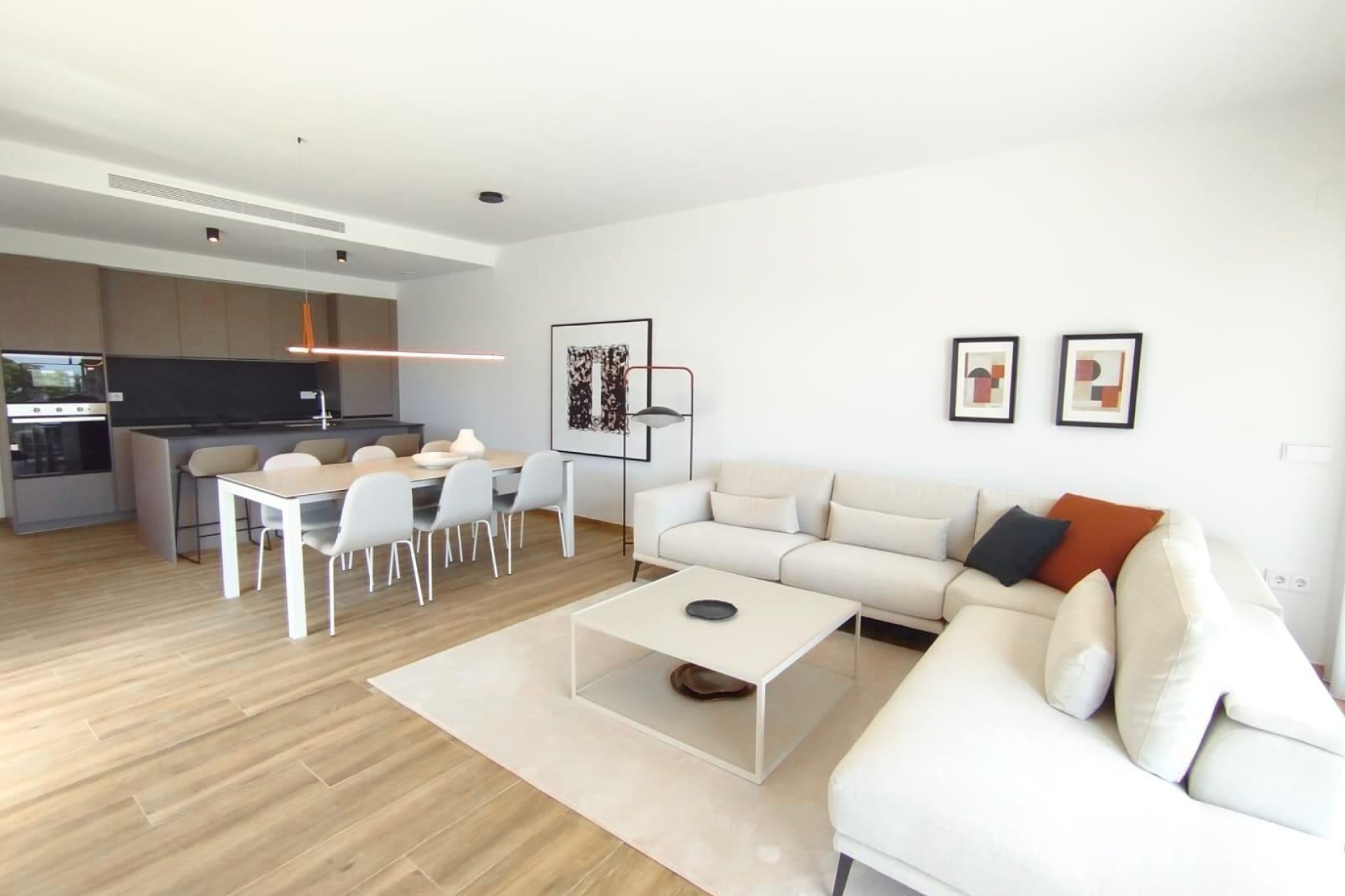 Obra nueva - villa -
