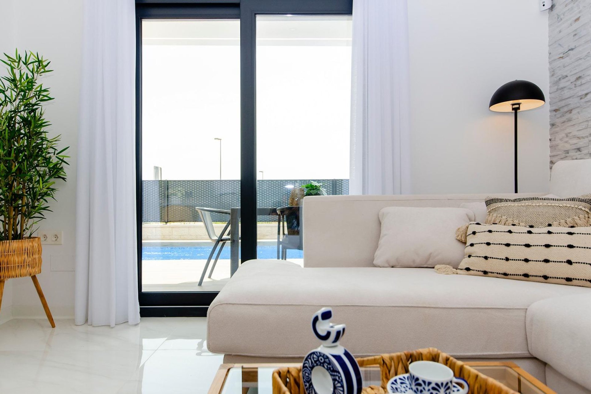 Obra nueva - villa -
