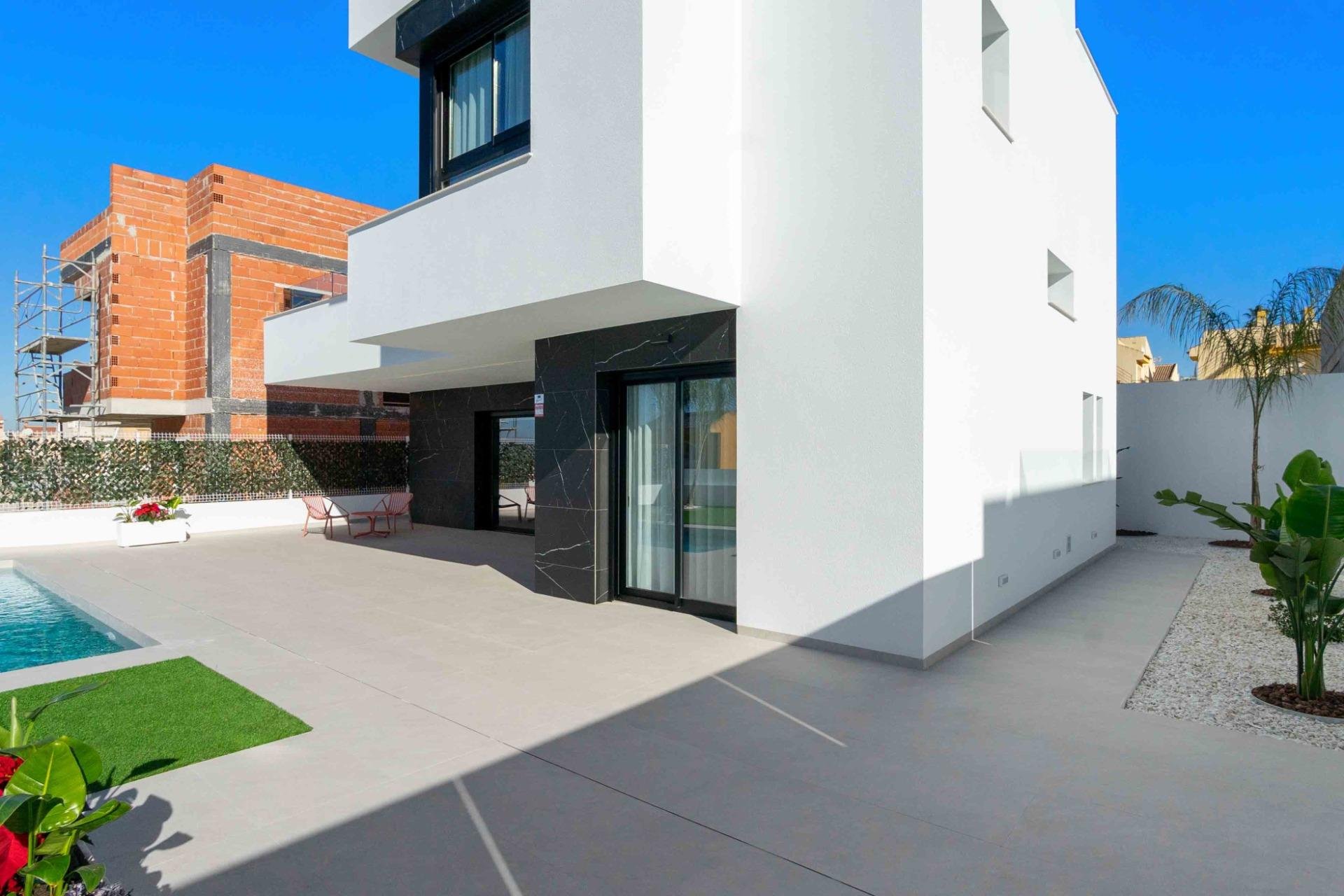 Obra nueva - villa -
