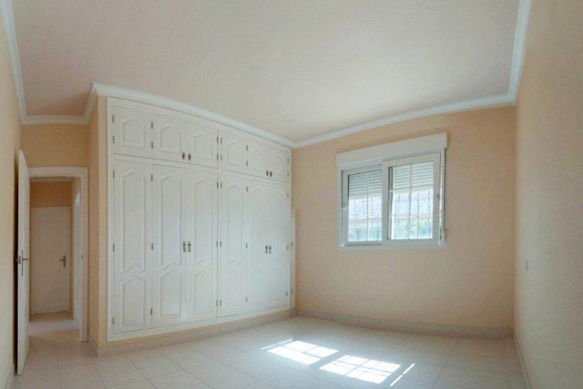 Obra nueva - villa -
