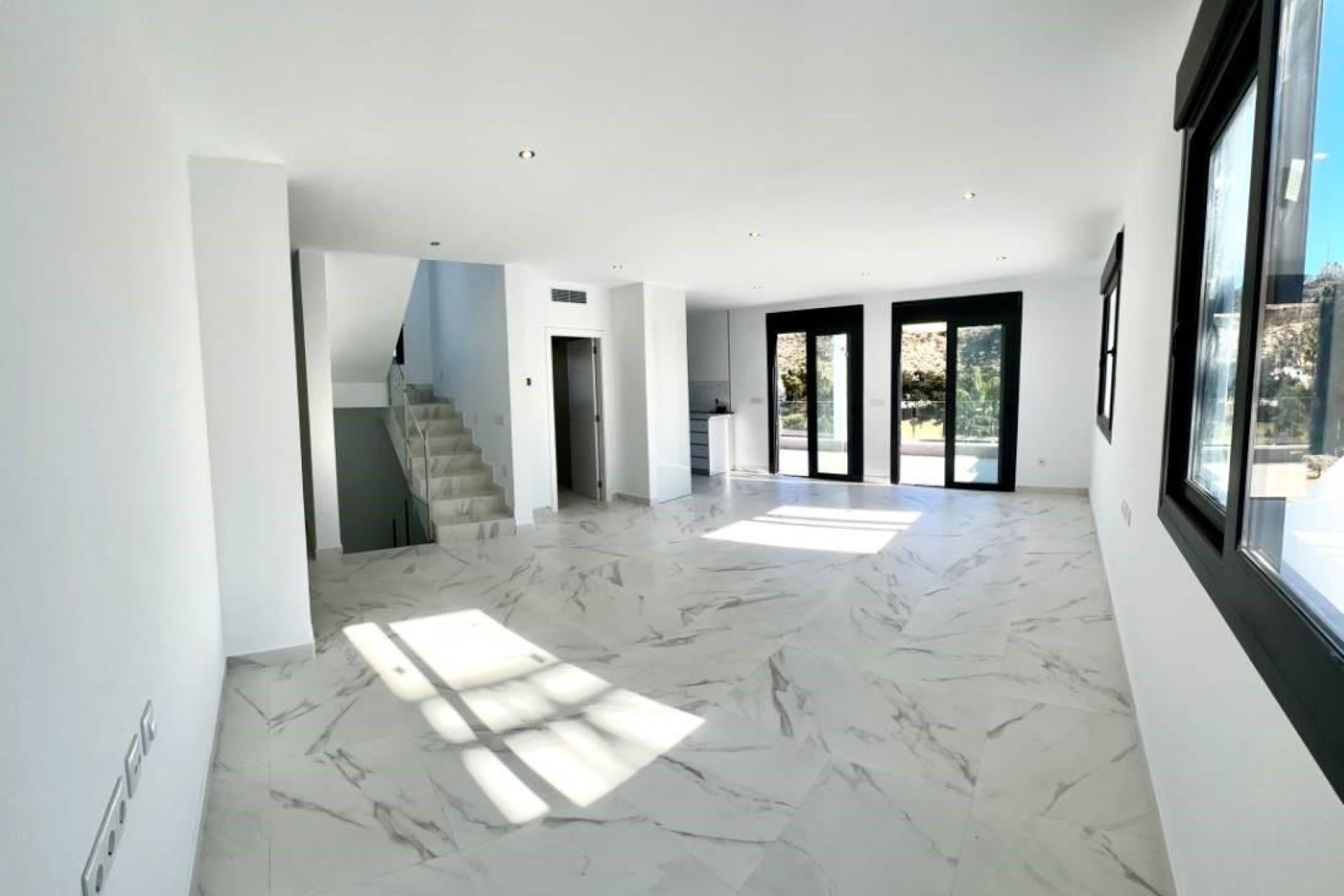 Obra nueva - villa -
