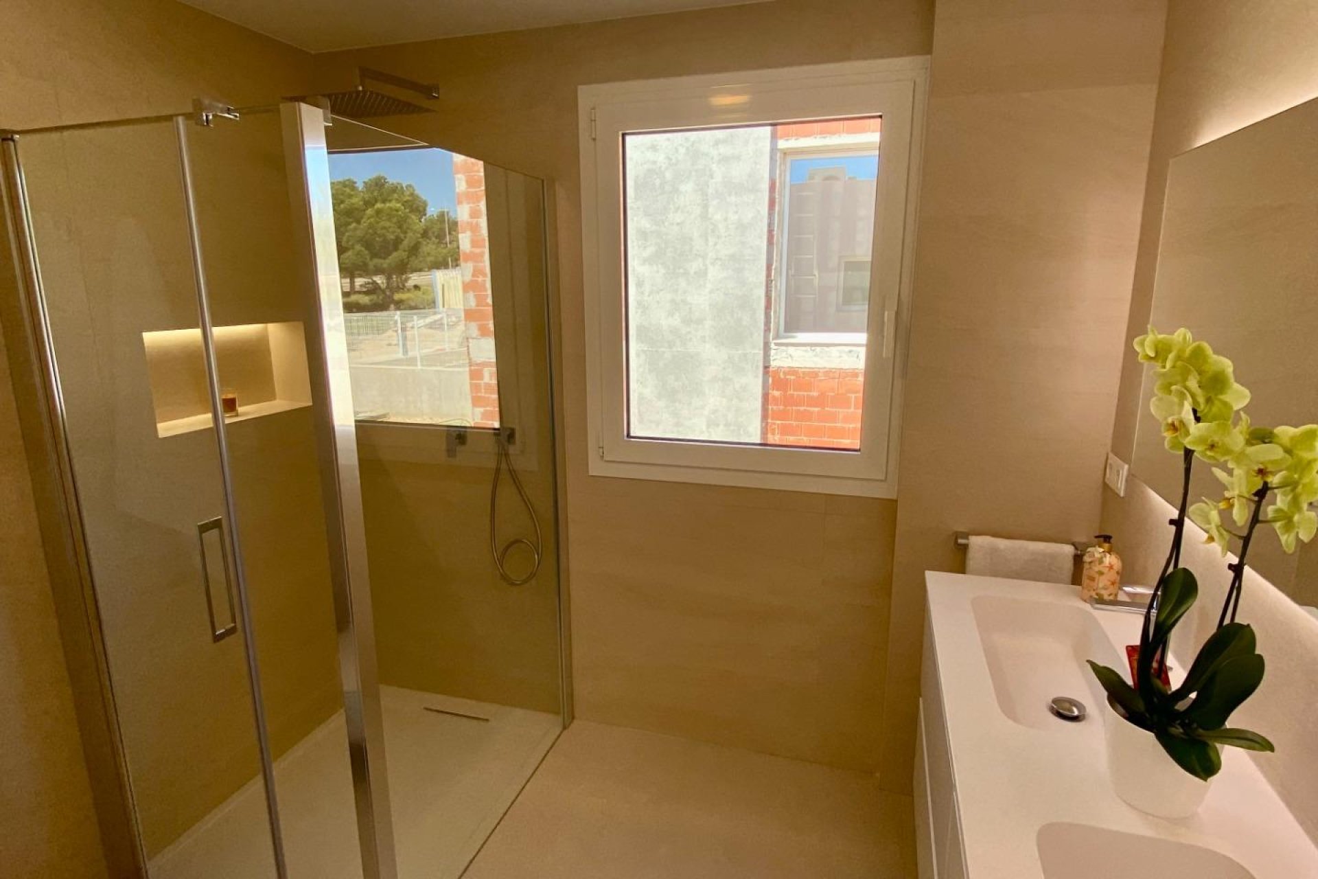 Obra nueva - villa -
