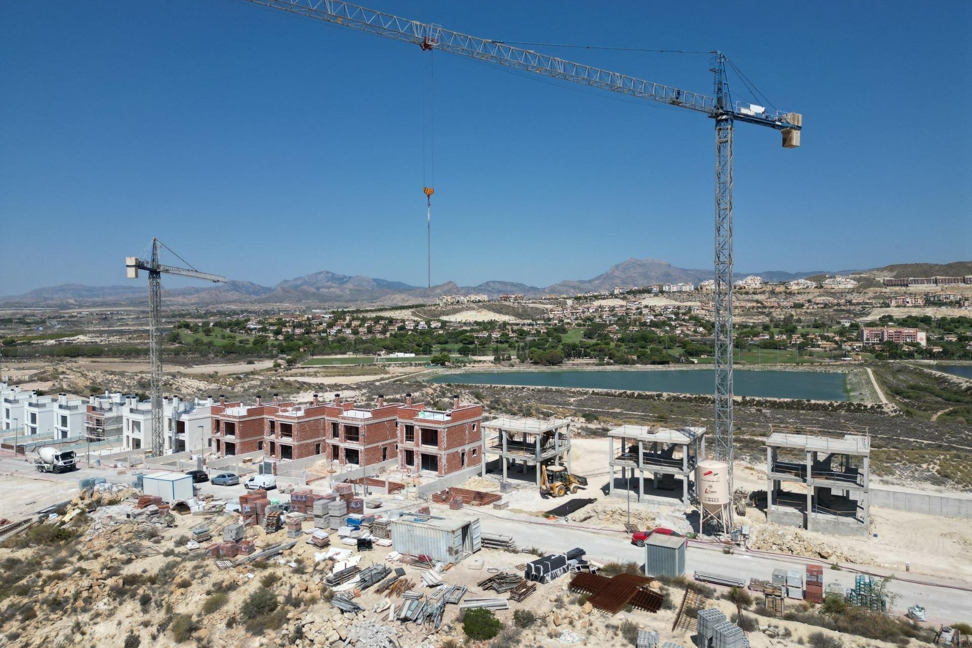 Obra nueva - villa -
