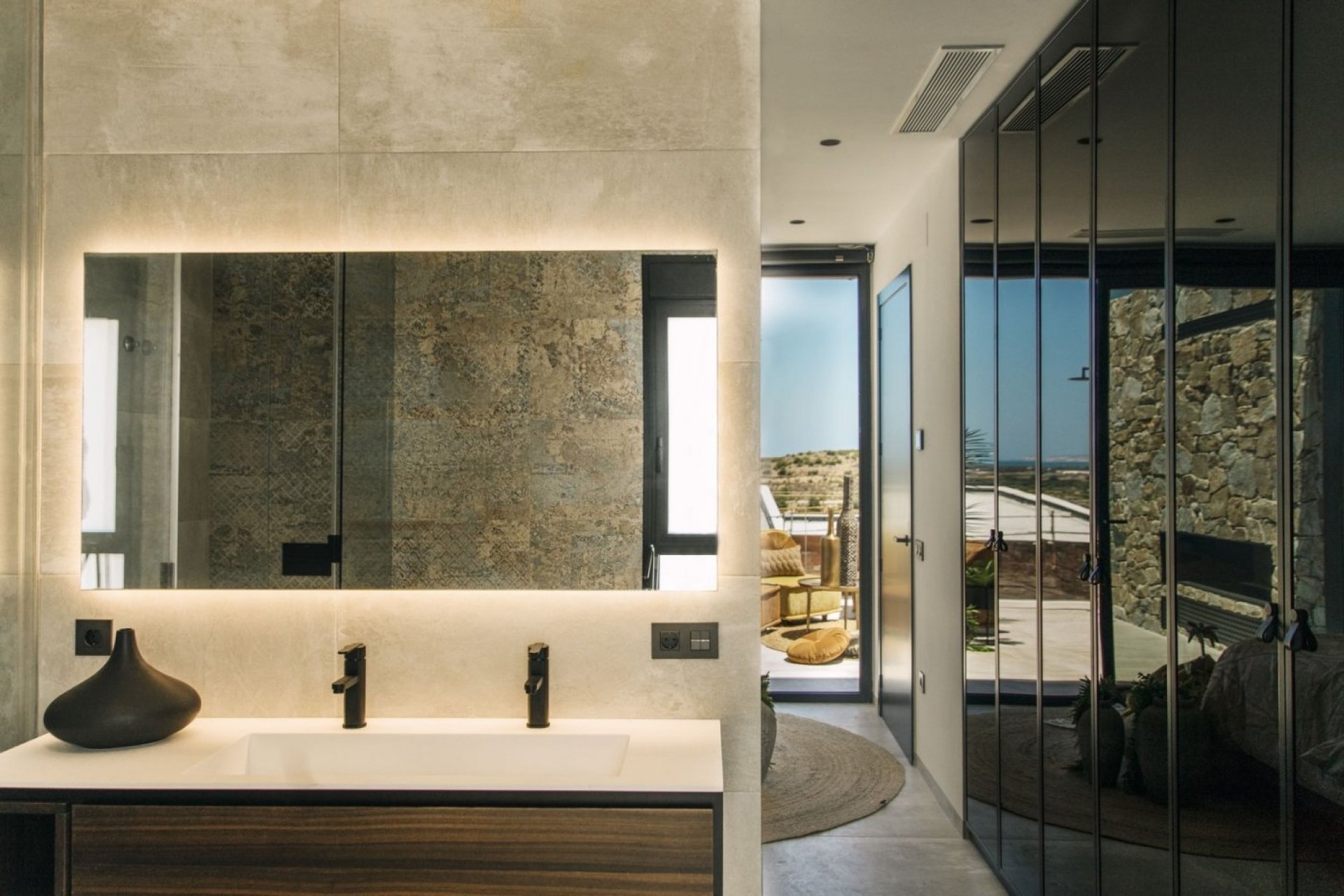 Obra nueva - villa -
