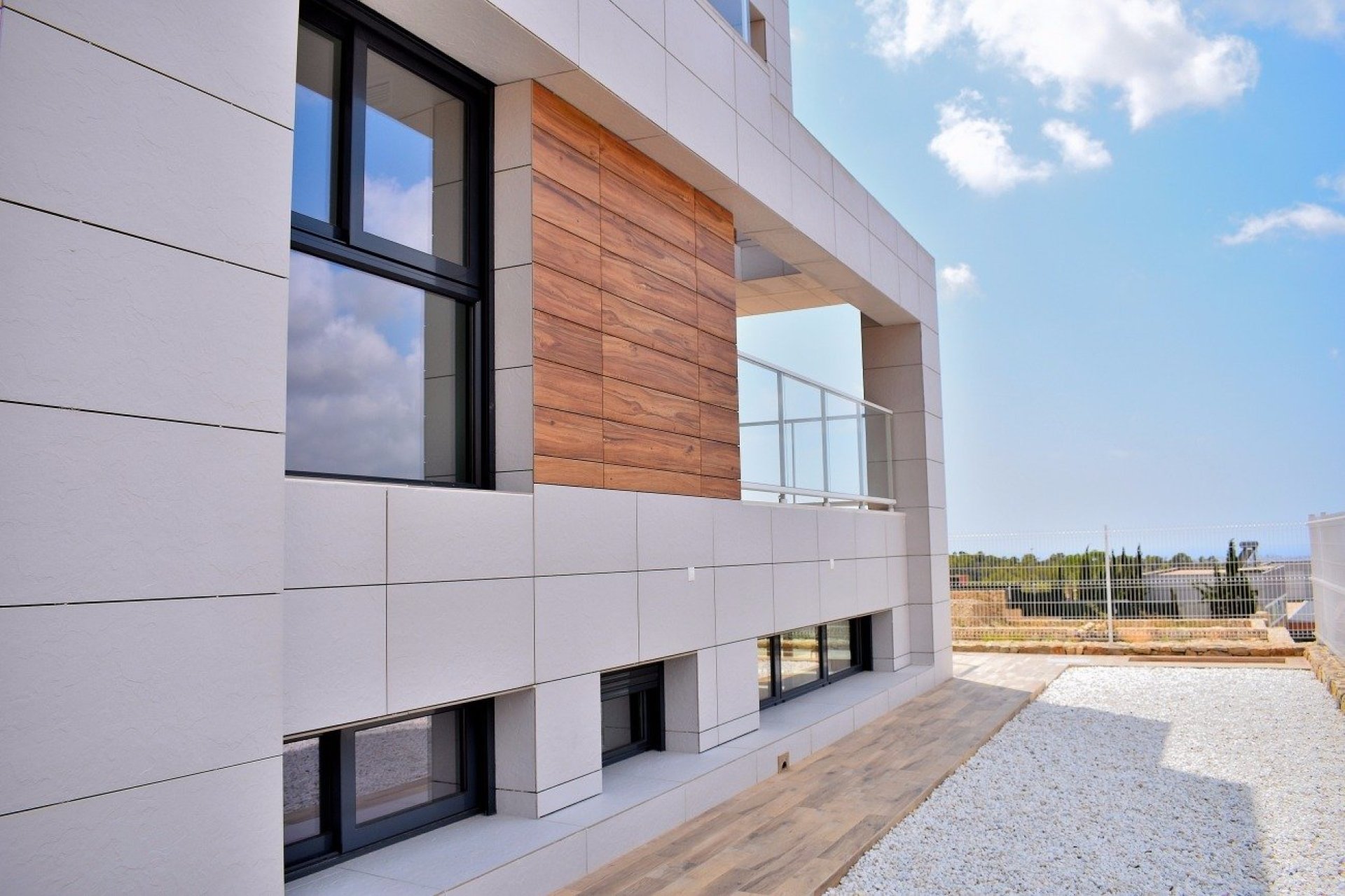 Obra nueva - villa -
