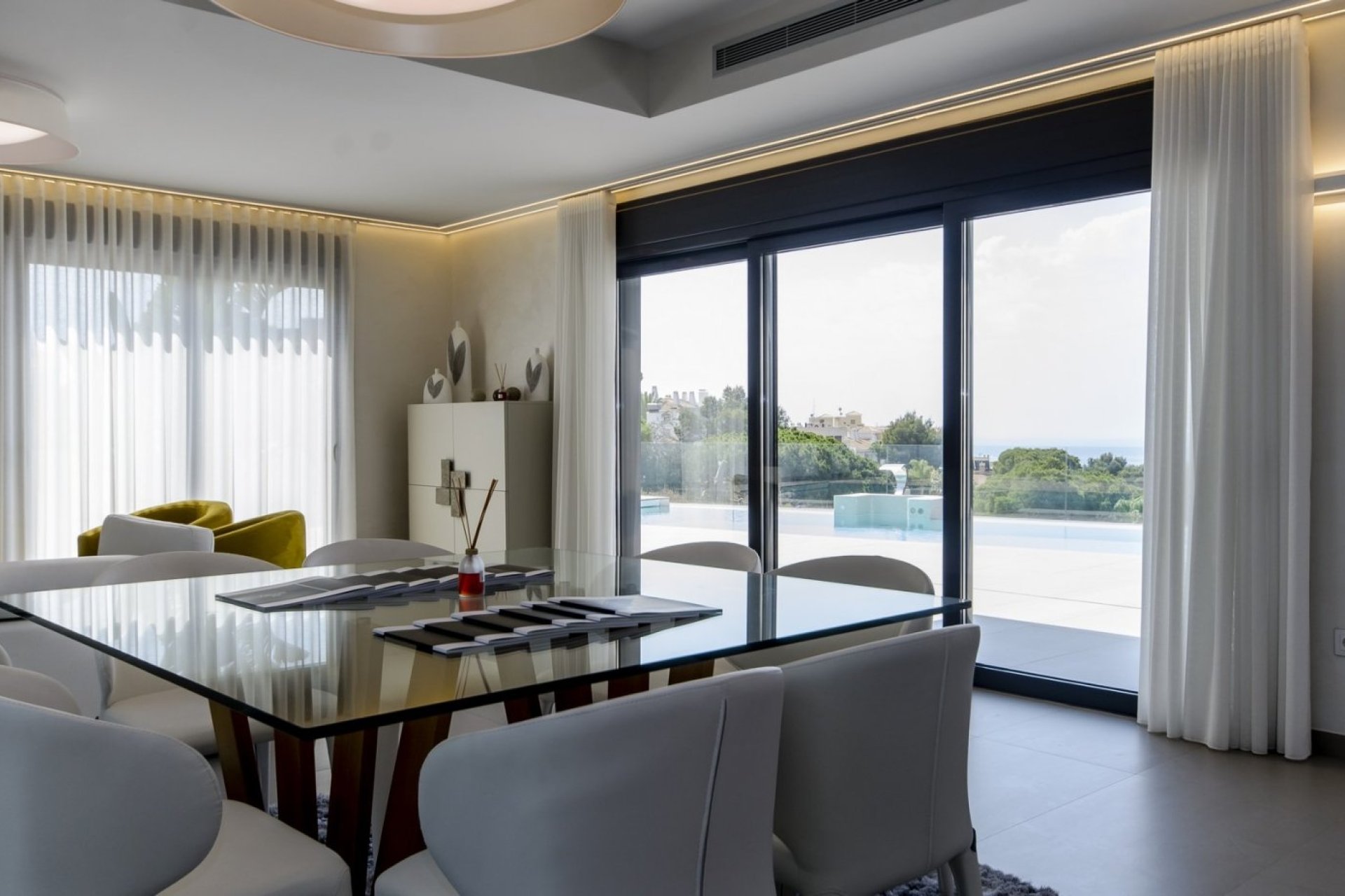 Obra nueva - villa -
